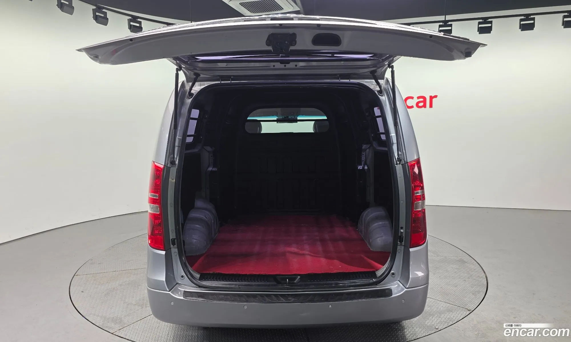 Hyundai Grand Starex 2012 — 18