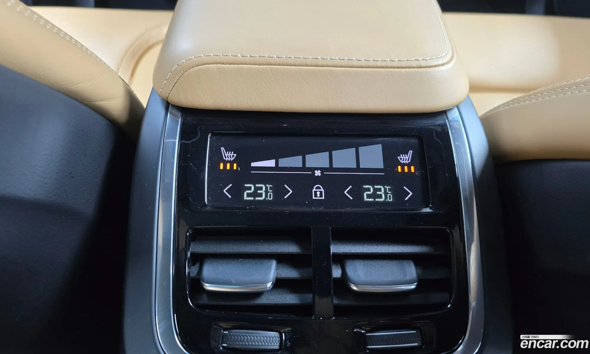 Volvo XC60 2020 YV1UZA22CL1580690 — 19