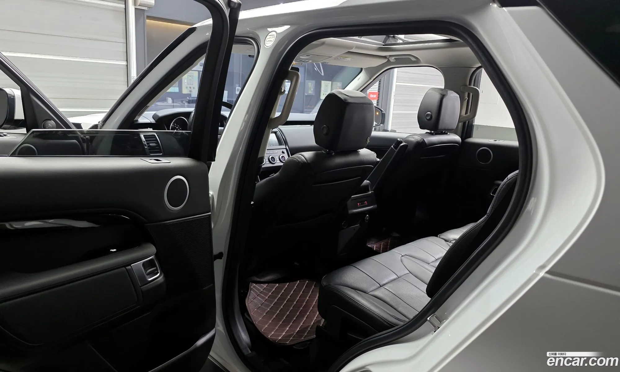 Land Rover Discovery 5 2019 — 4