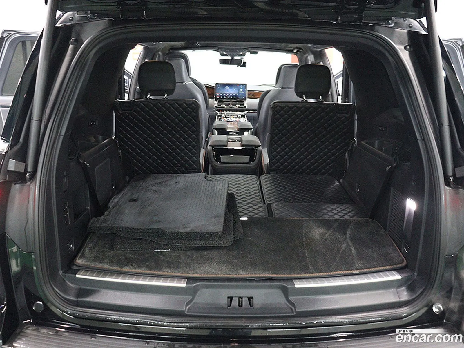 Lincoln Navigator 2023 — 3