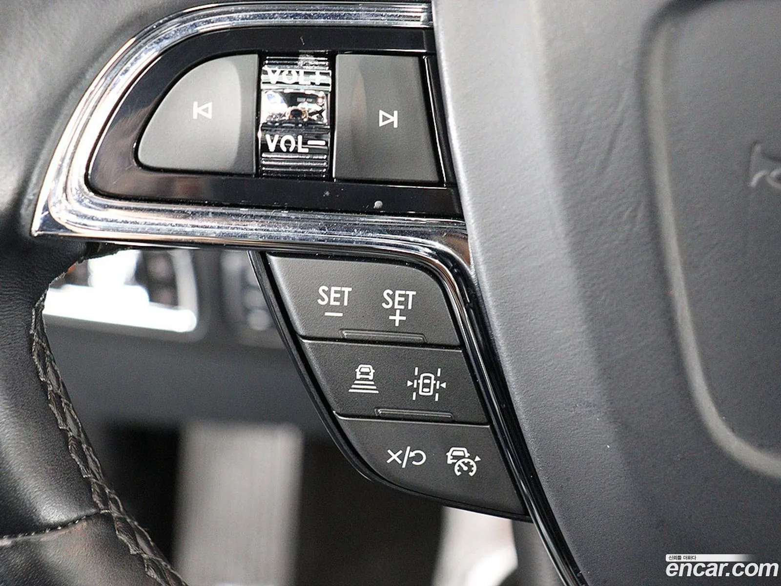 Lincoln Navigator 2023 — 6