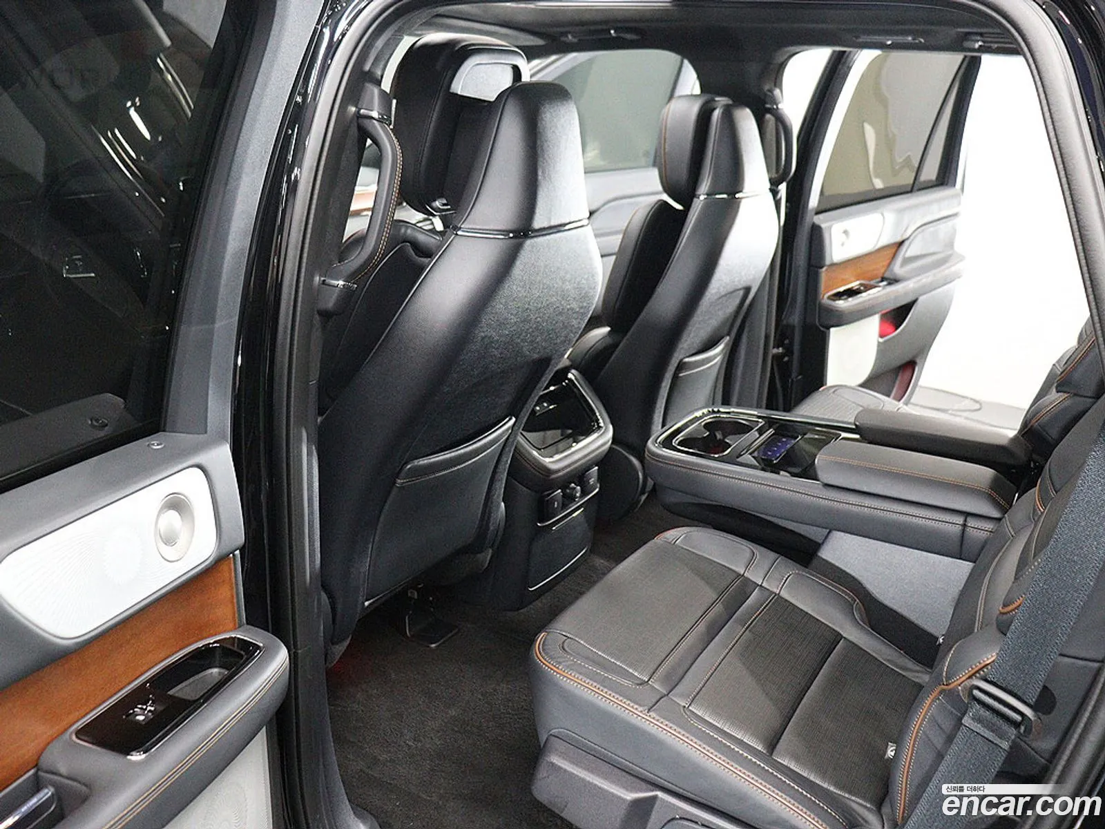 Lincoln Navigator 2023 — 17