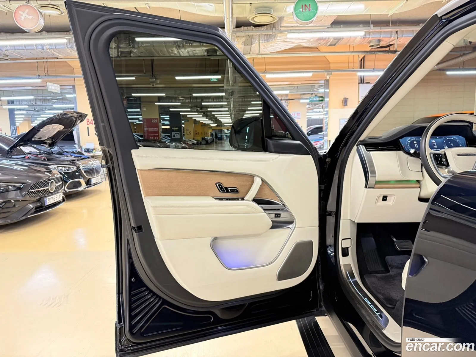 Land Rover Range Rover 2023 — 11