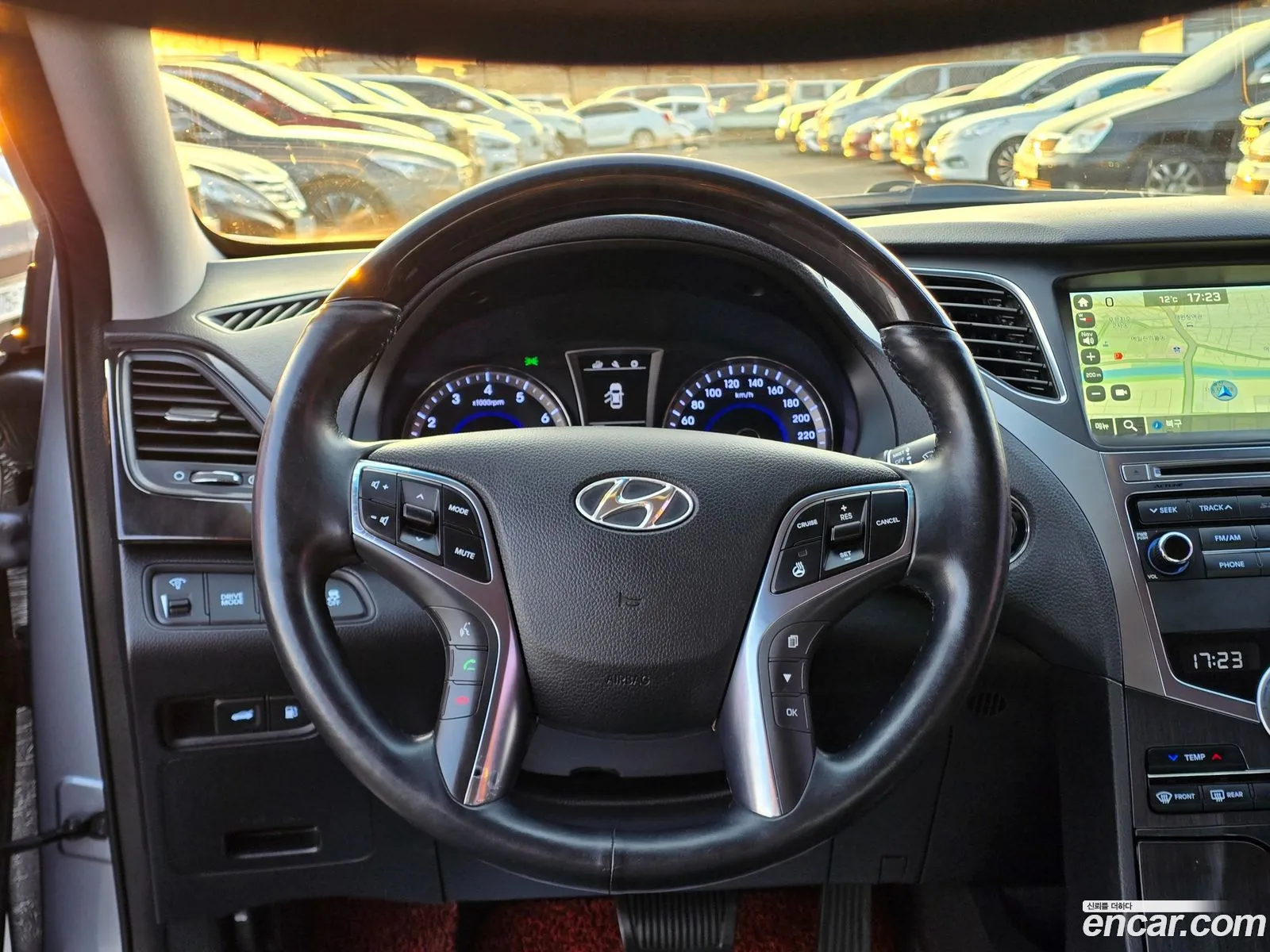 Hyundai Grandeur HG 2015 — 20