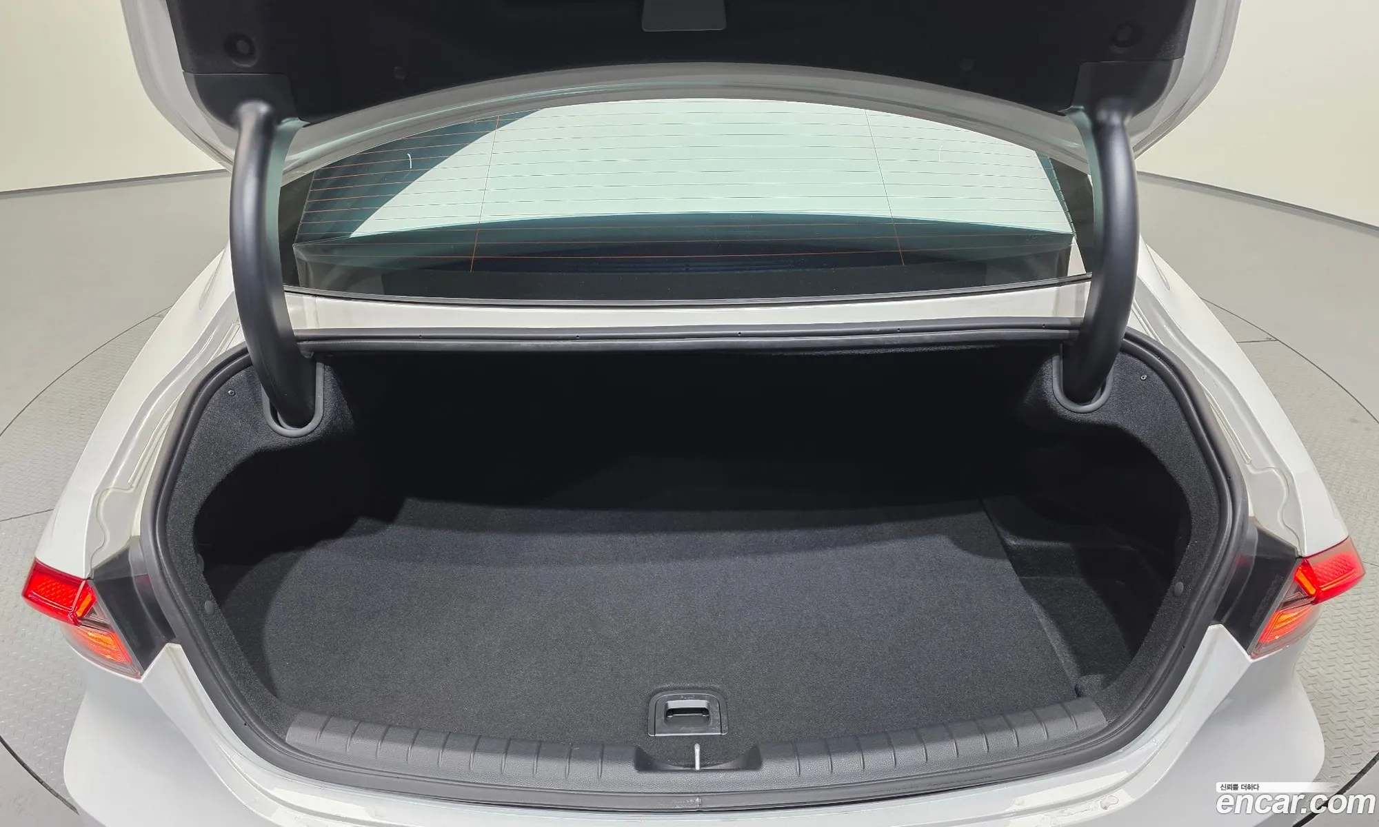 Hyundai Grandeur IG 2022 — 17