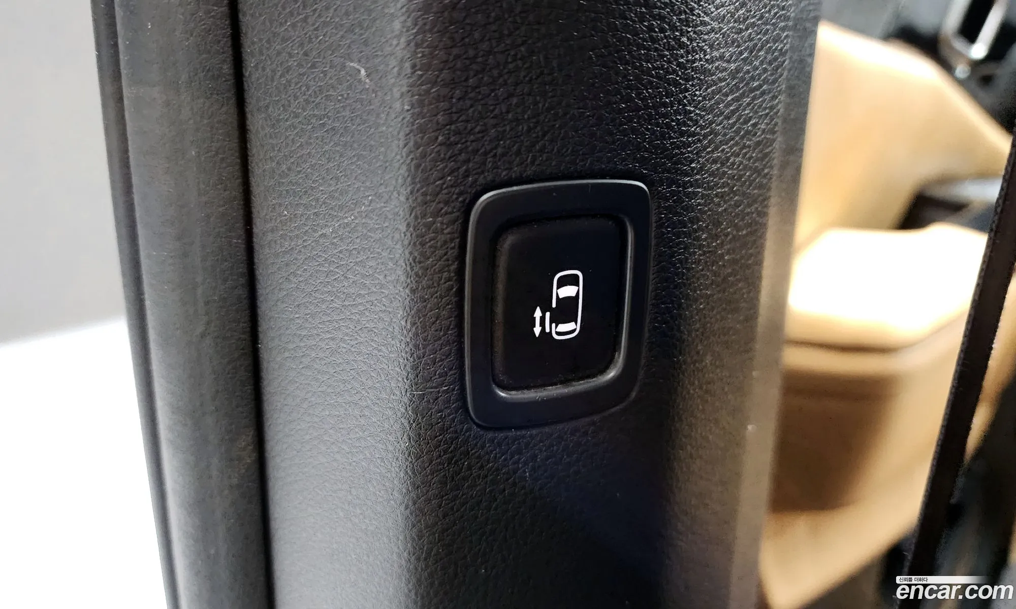 Kia Carnival 2020 KNANB81BBMS039348 — 4