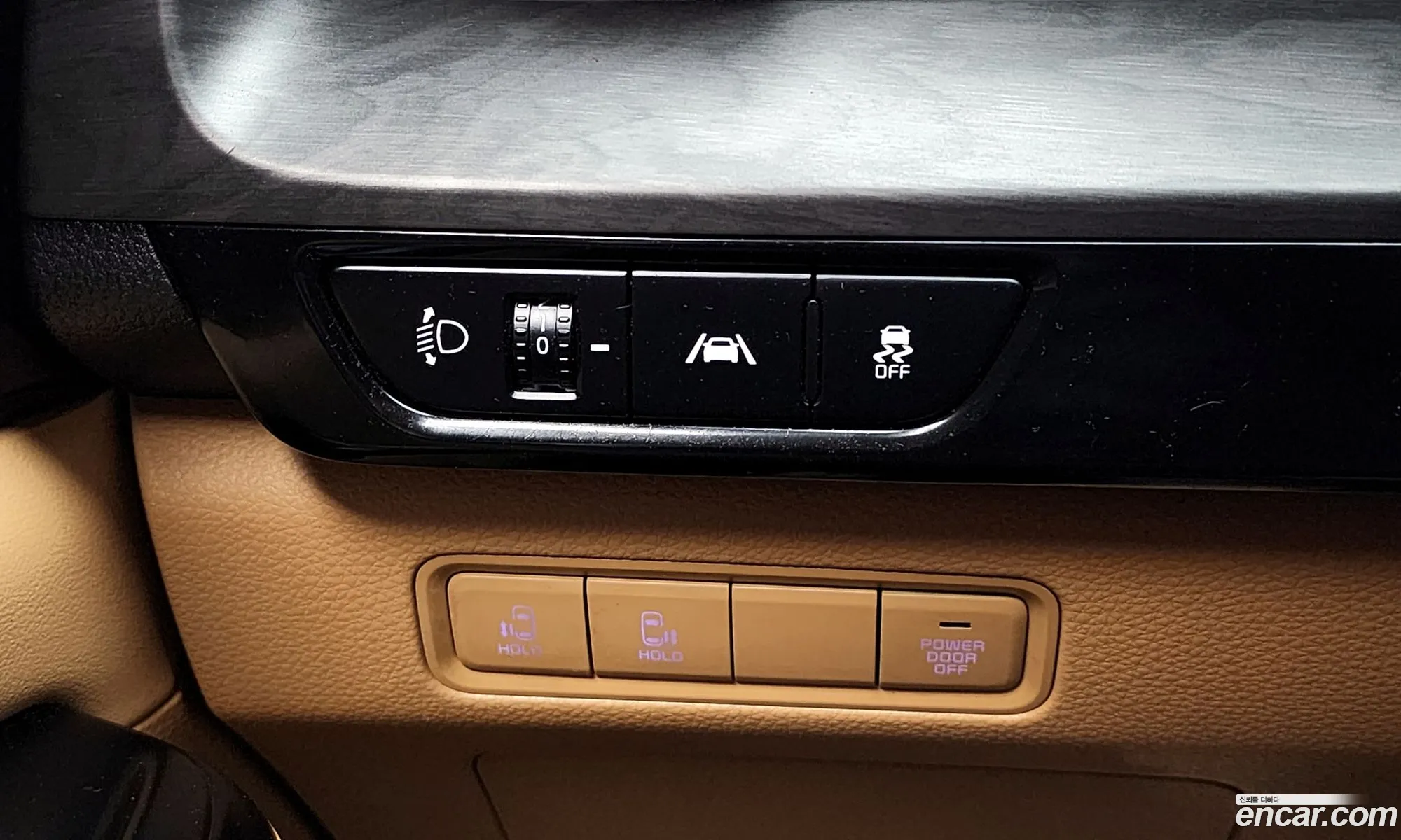 Kia Carnival 2020 KNANB81BBMS039348 — 3