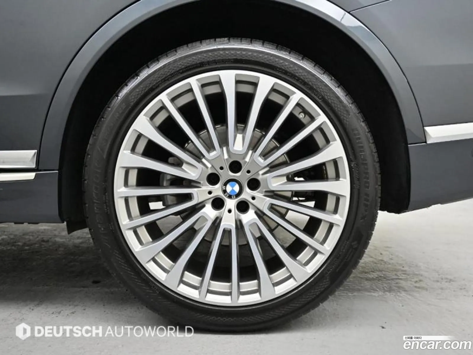 BMW X7 2020 — 12