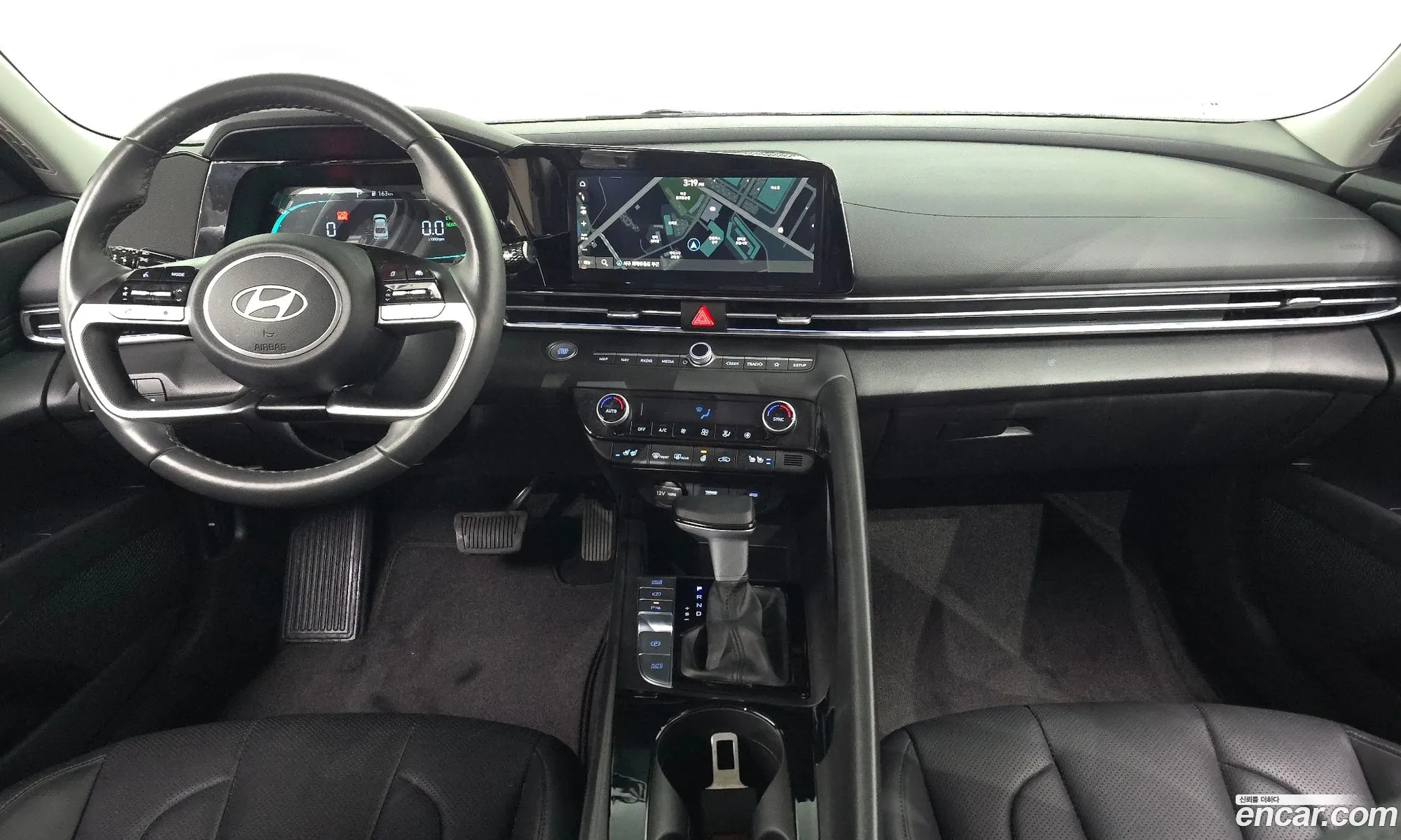 Hyundai Elantra Hybrid 2025 — 3