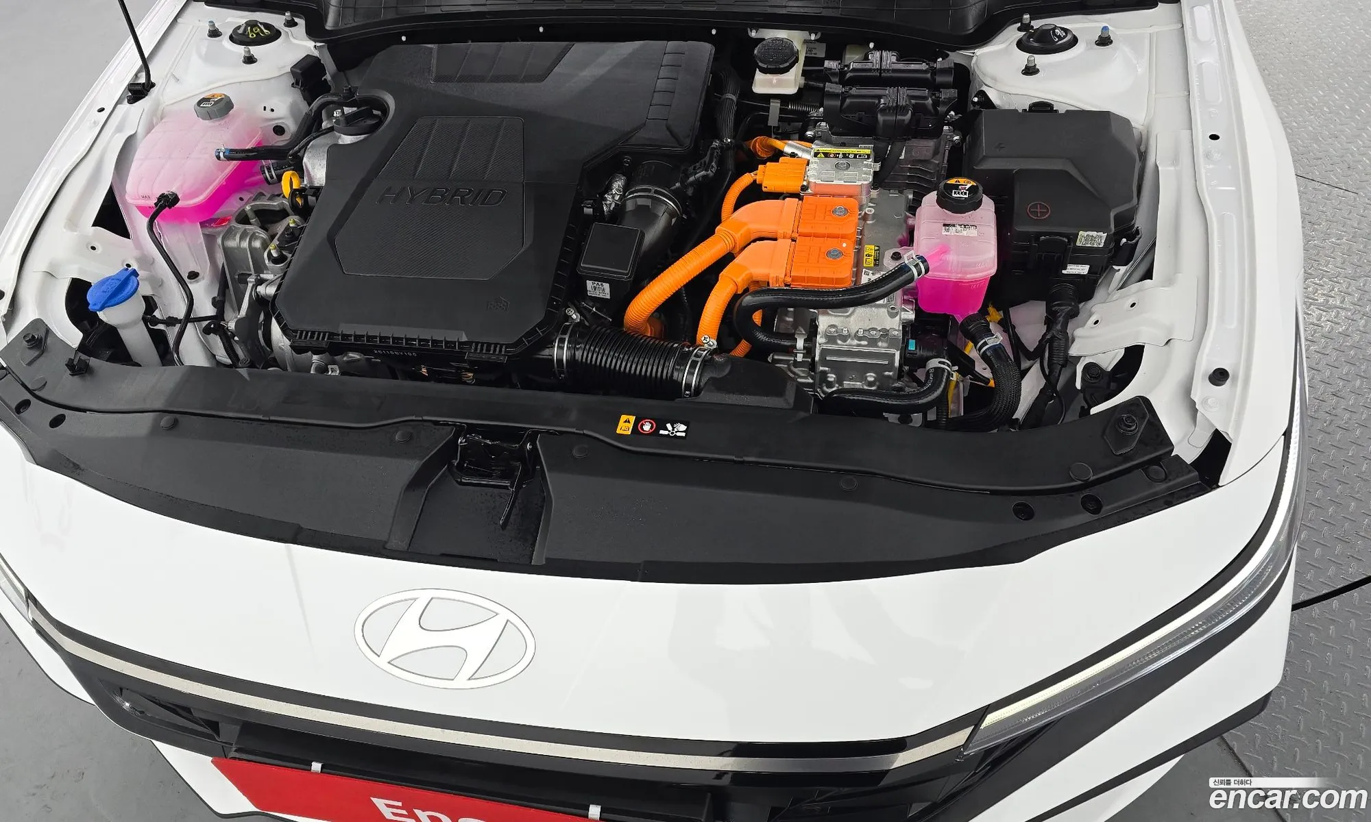 Hyundai Elantra Hybrid 2025 — 13