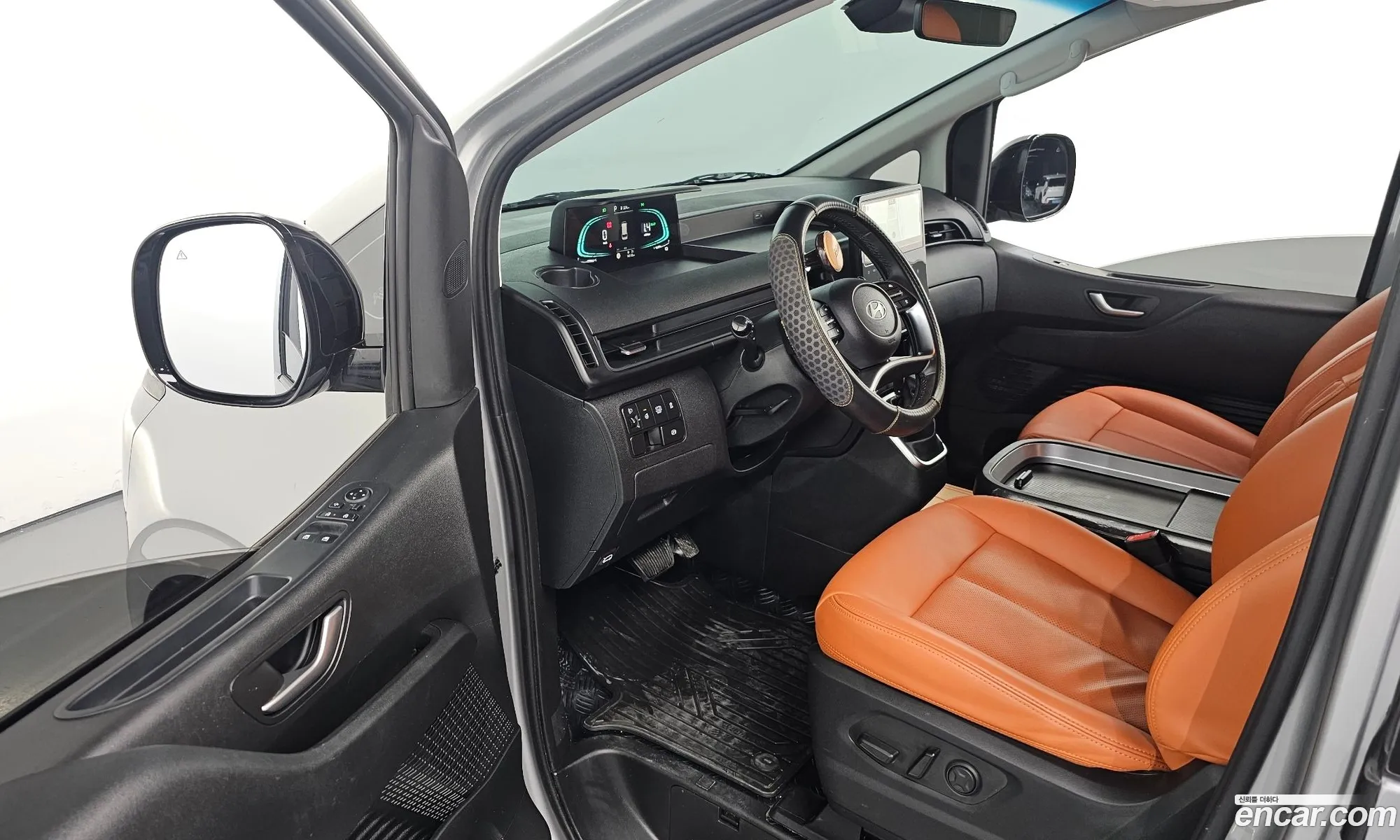 Hyundai Staria 2024 — 13