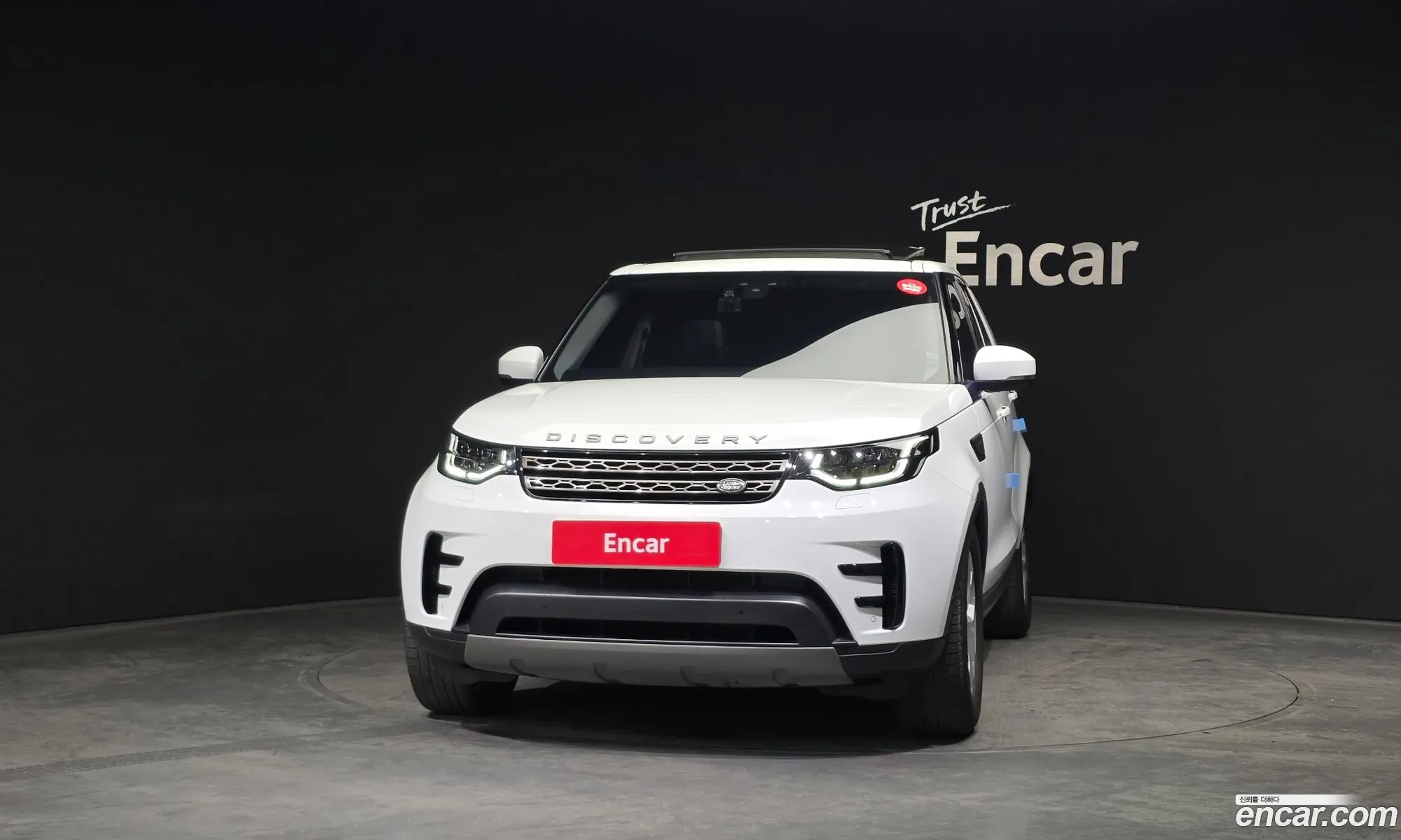 Land Rover Discovery 5 2019 — 4