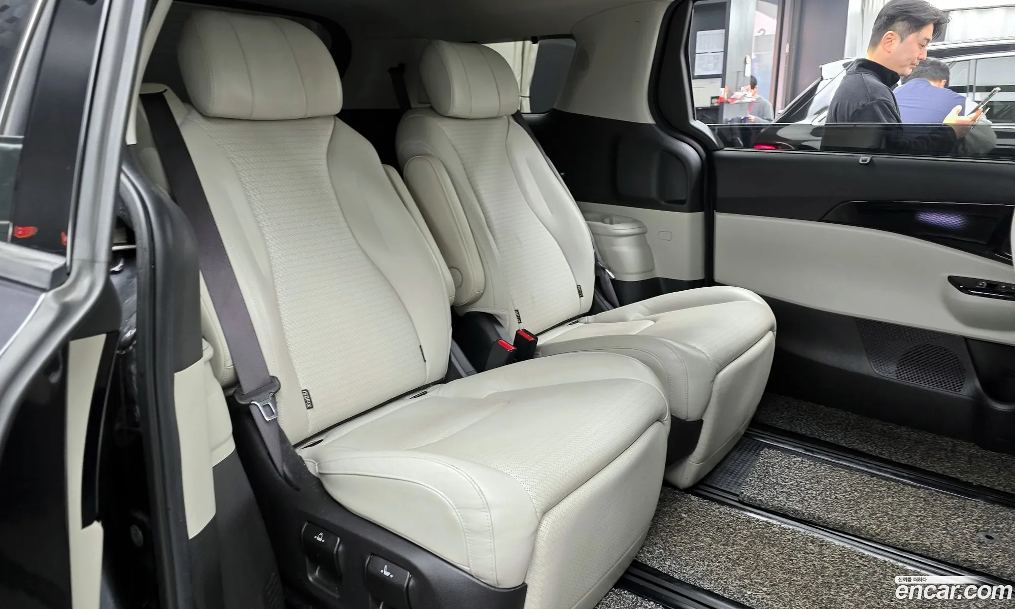 Kia Carnival 2021 — 9
