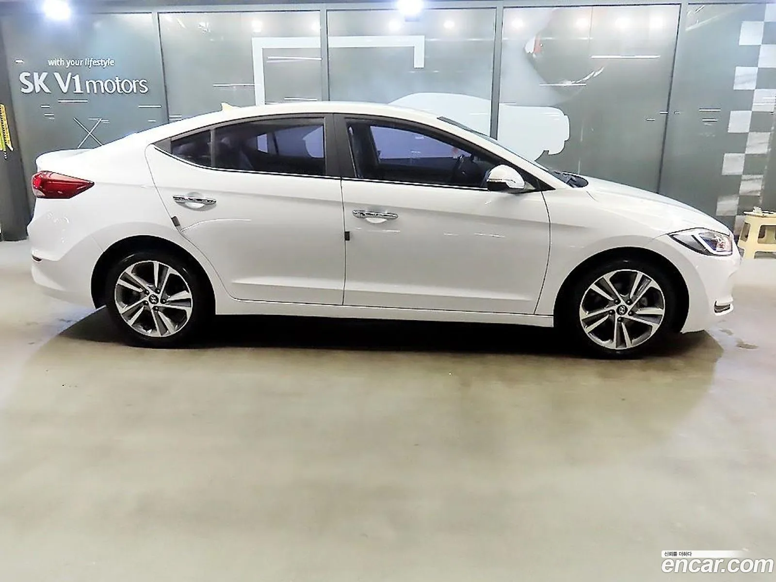 Hyundai Elantra AD 2016 — 18