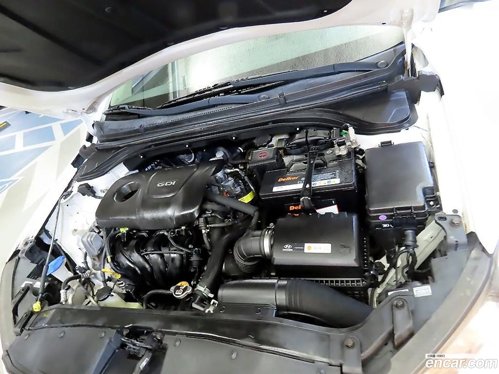Hyundai Elantra AD 2016 — 11