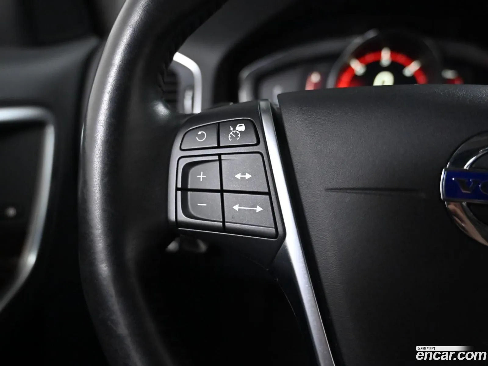 Volvo S60 2018 — 2