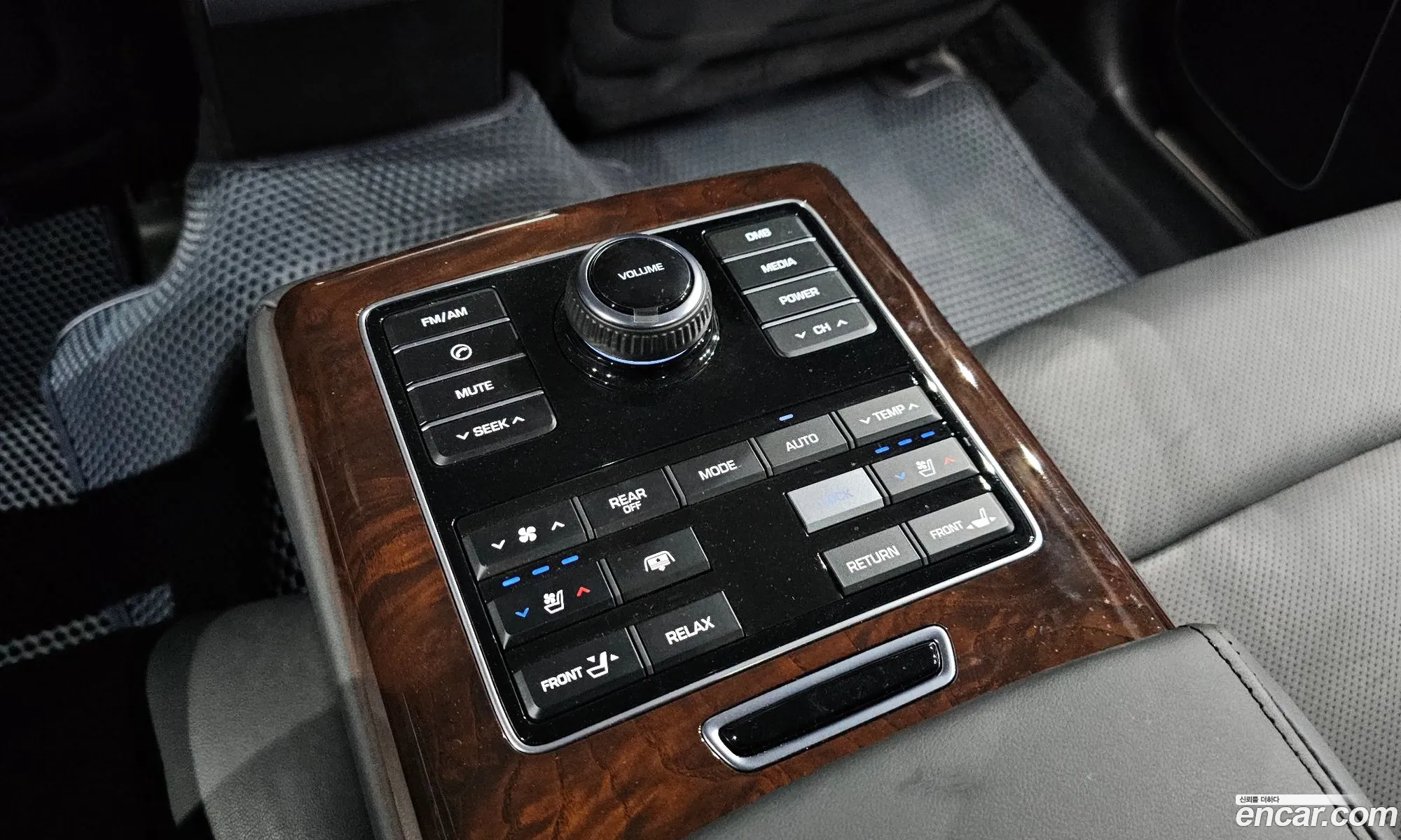 Hyundai Equus 2014 — 2