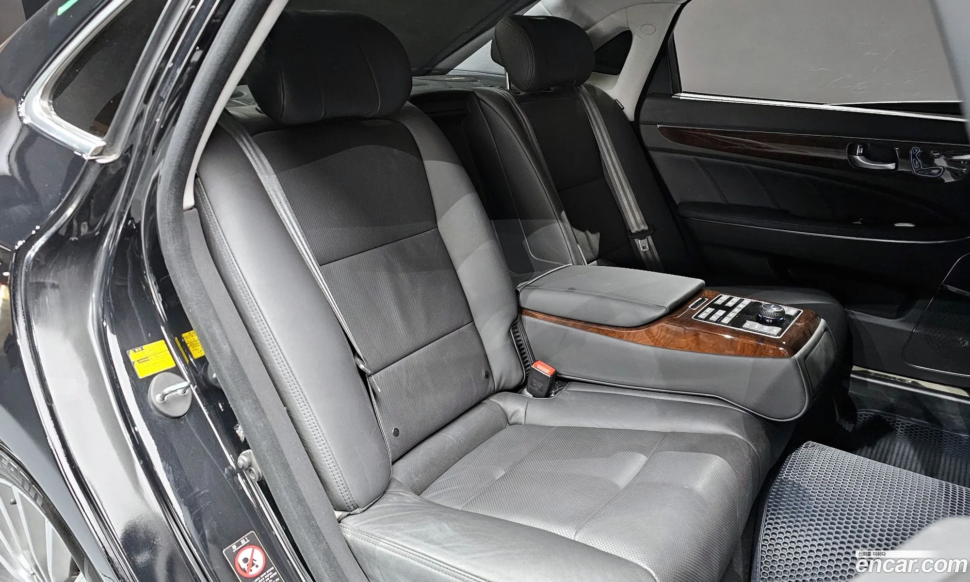 Hyundai Equus 2014 — 16