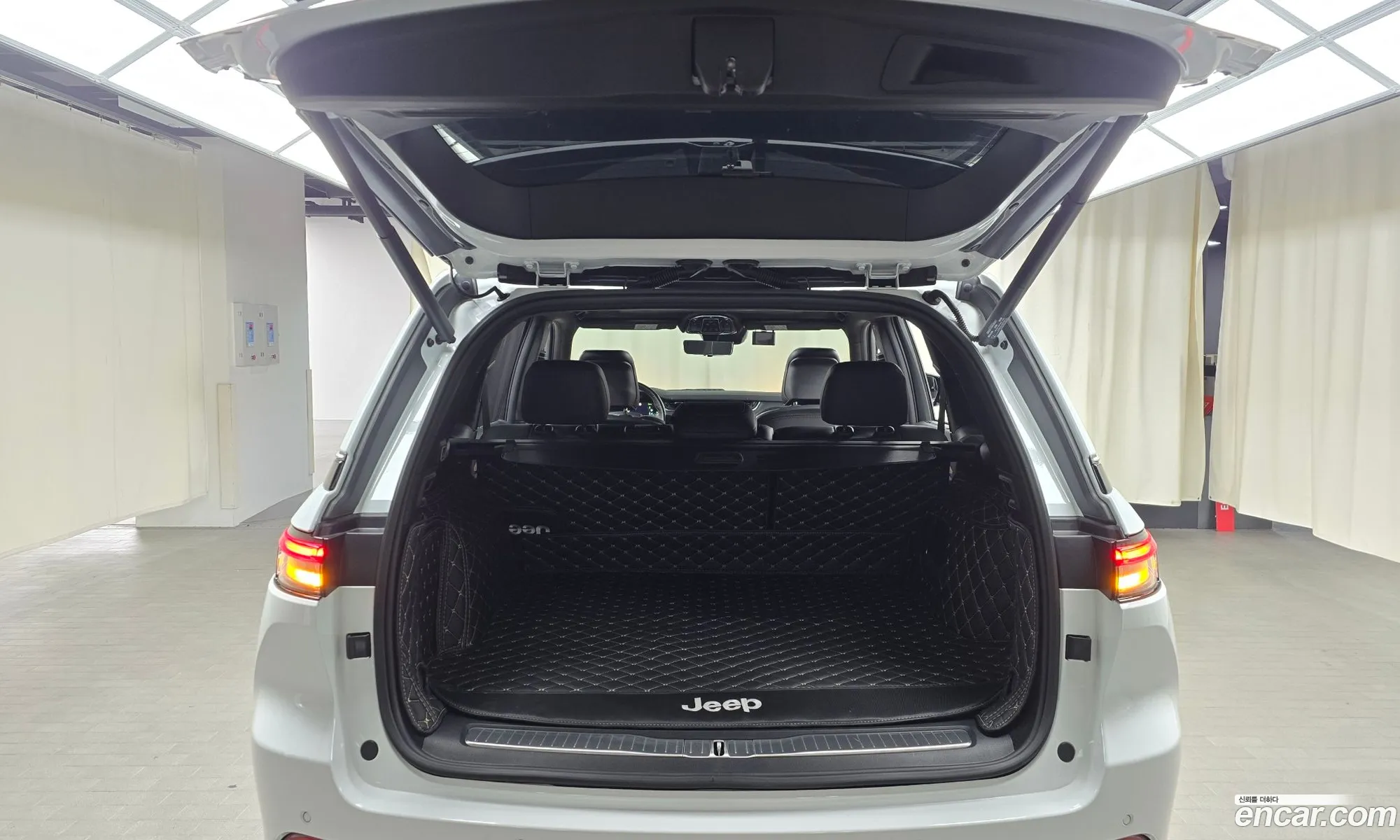Jeep Grand Cherokee 2023 — 6