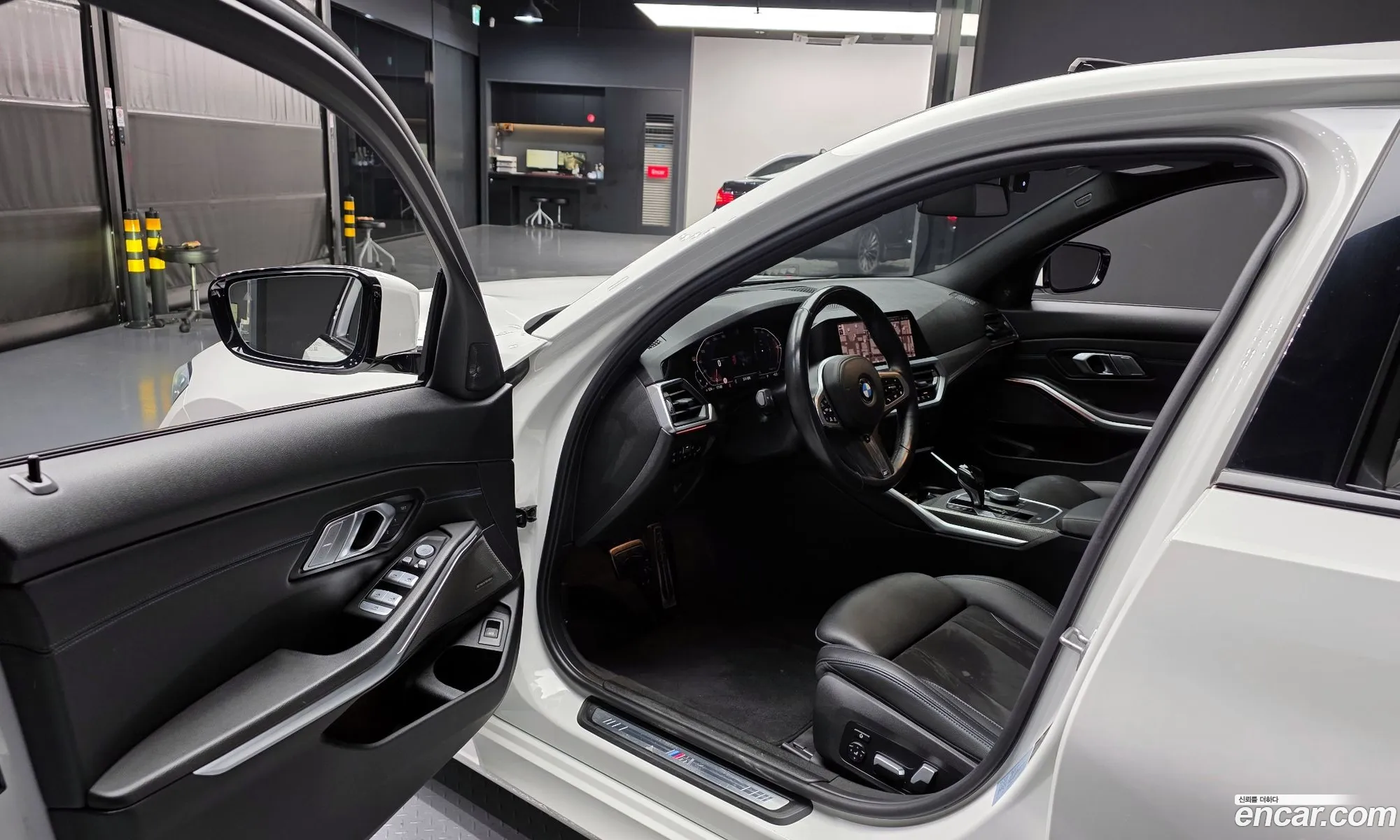 BMW 3 Series 2021 — 16