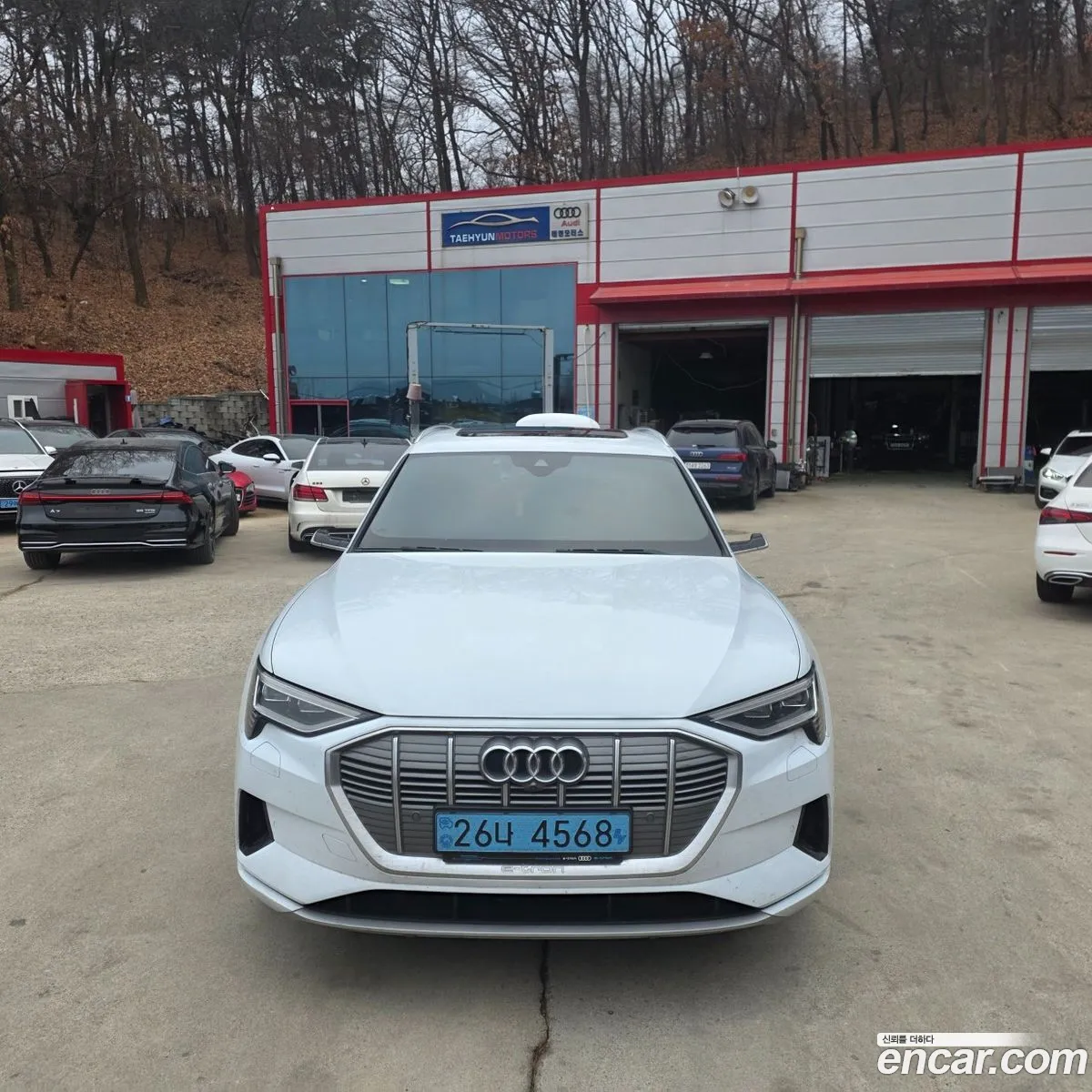 Audi e-tron 2020 — 17