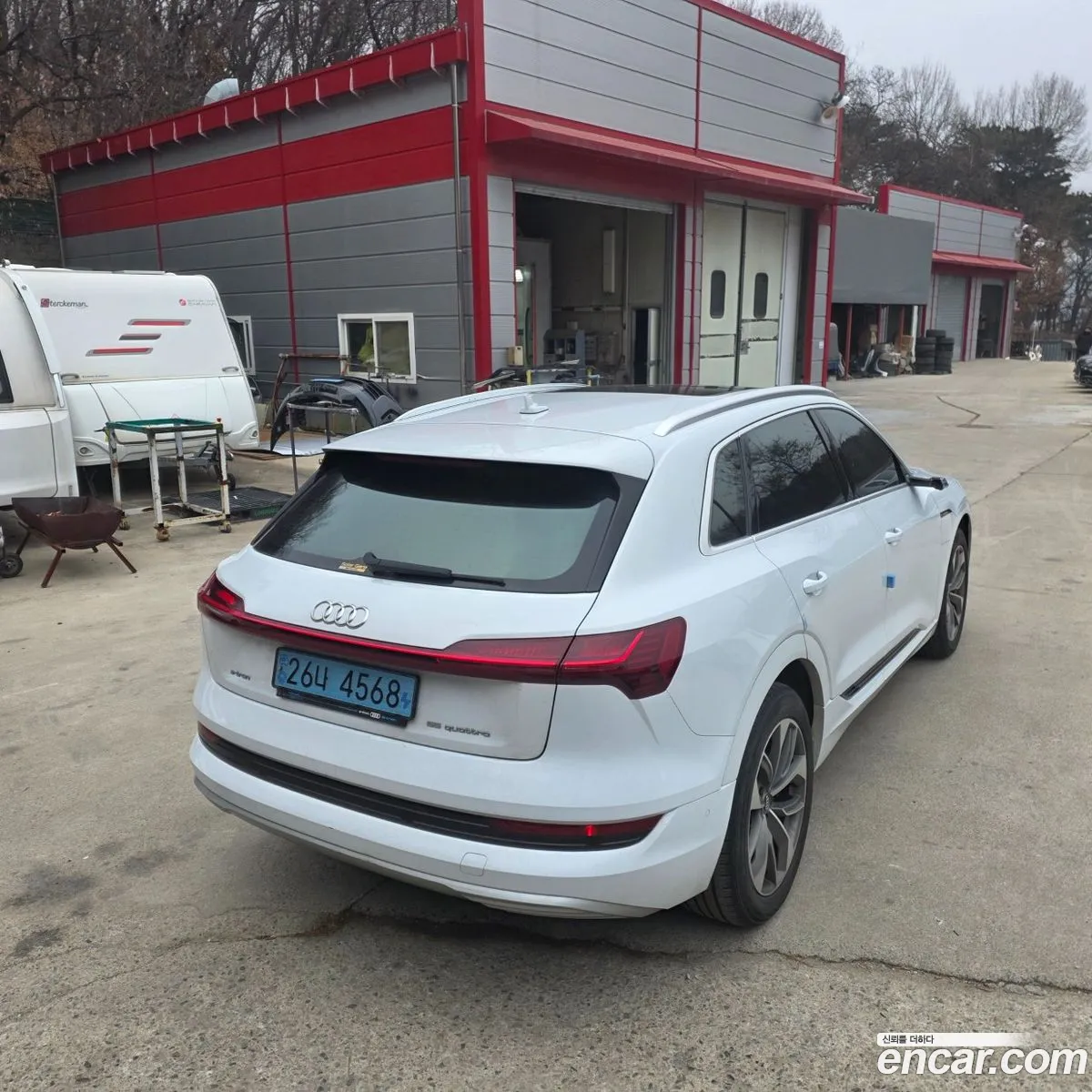 Audi e-tron 2020 — 19