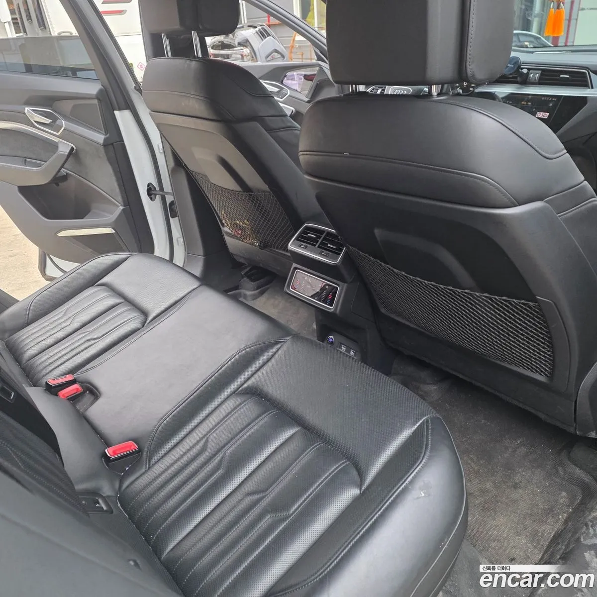 Audi e-tron 2020 — 16