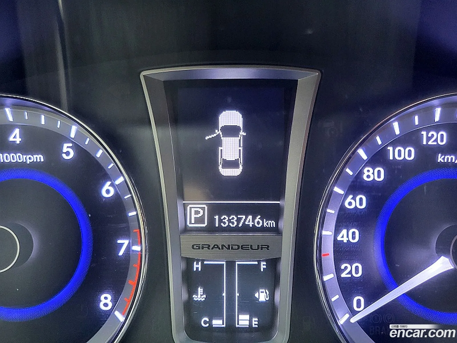 Hyundai Grandeur HG 2012 — 17