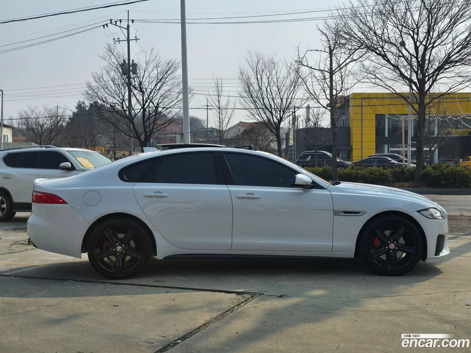 Jaguar XF 2017 — 11