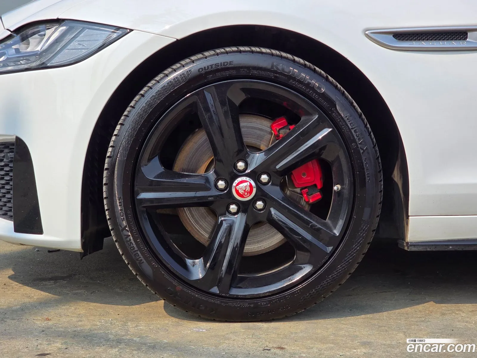 Jaguar XF 2017 — 19
