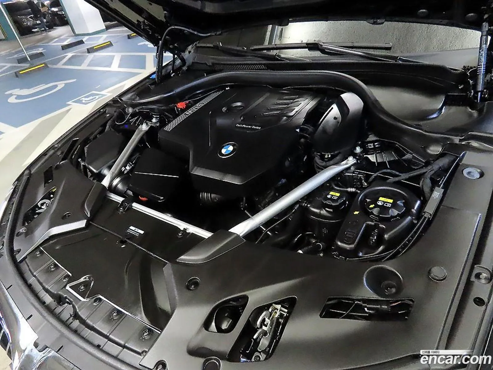 BMW 5 Series 2022 — 17
