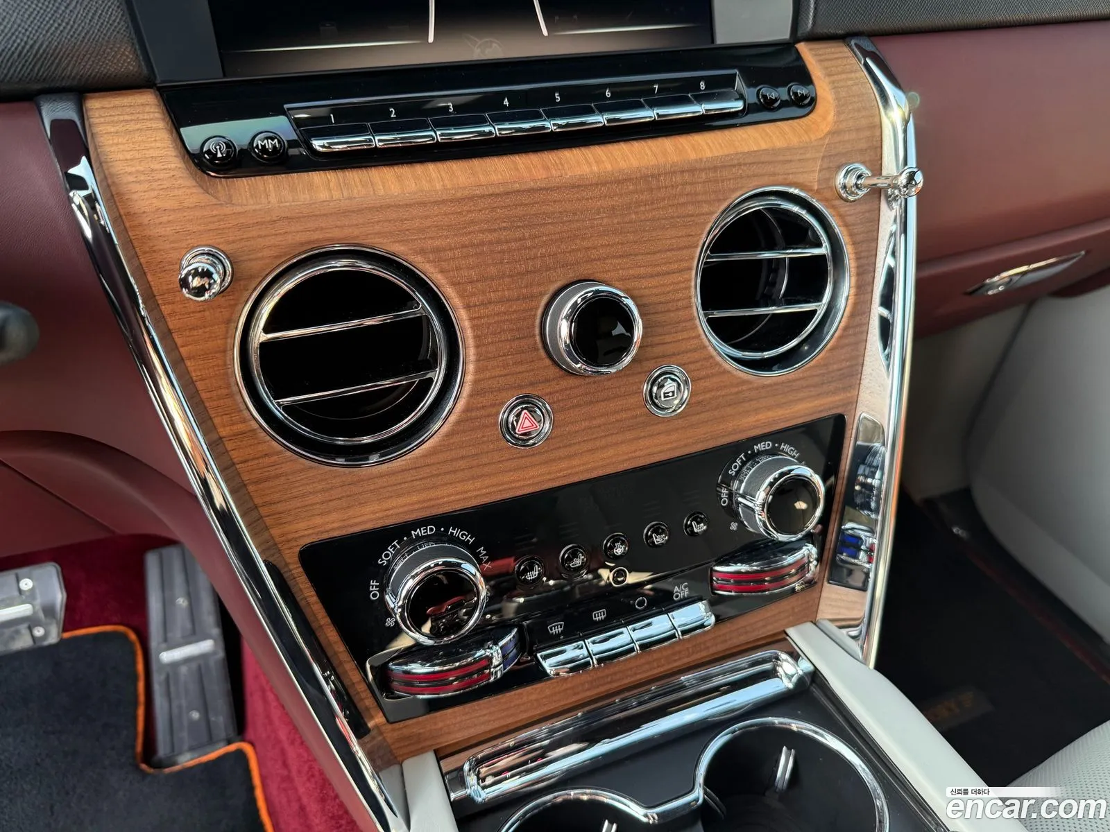 Rolls-Royce Cullinan 2020 — 19