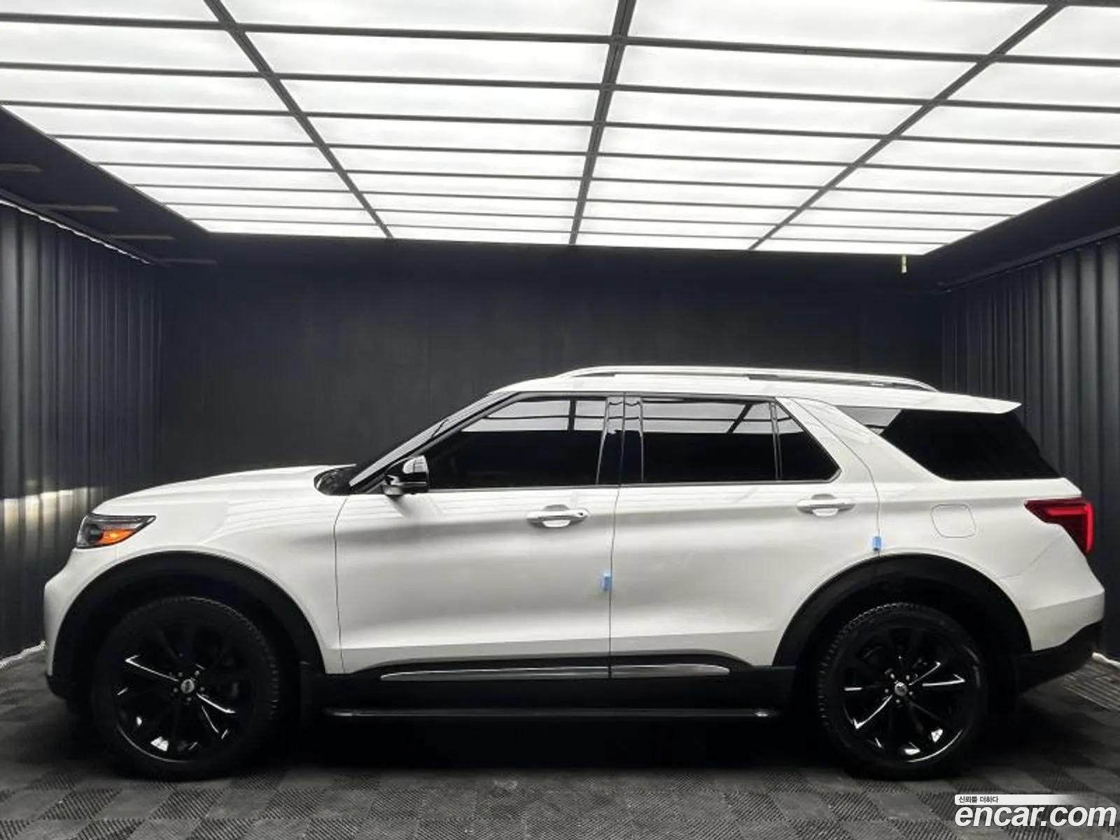 Ford Explorer 6th Gen 2022 — 2