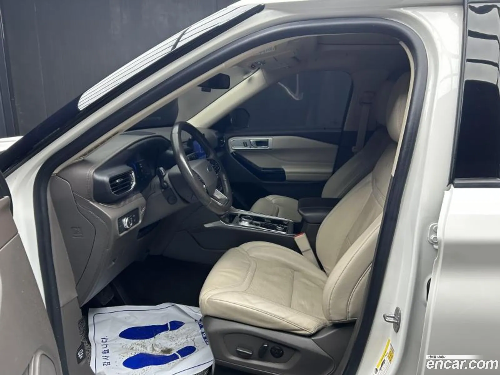 Ford Explorer 6th Gen 2022 — 19