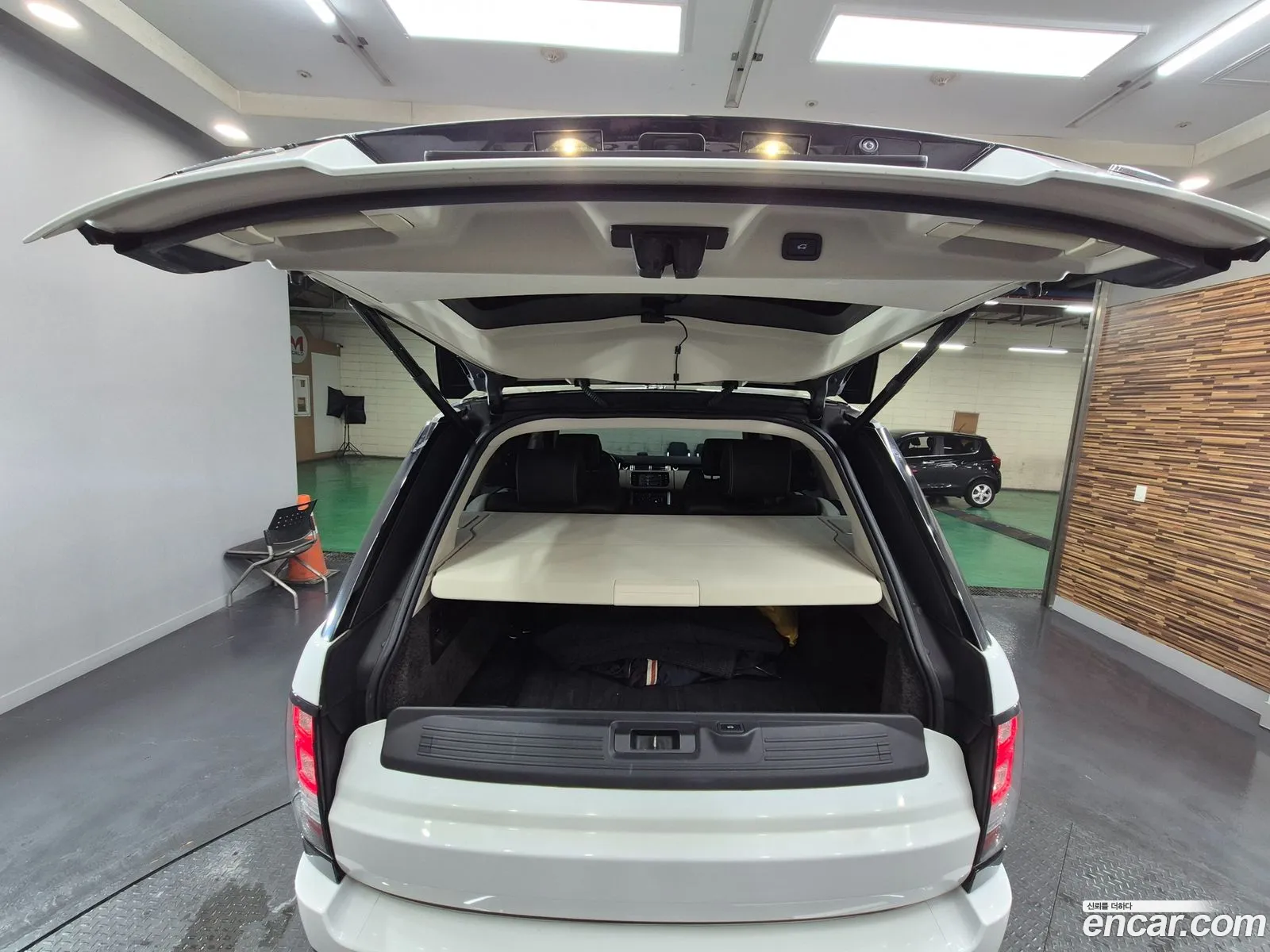 Land Rover Range Rover 2015 — 16