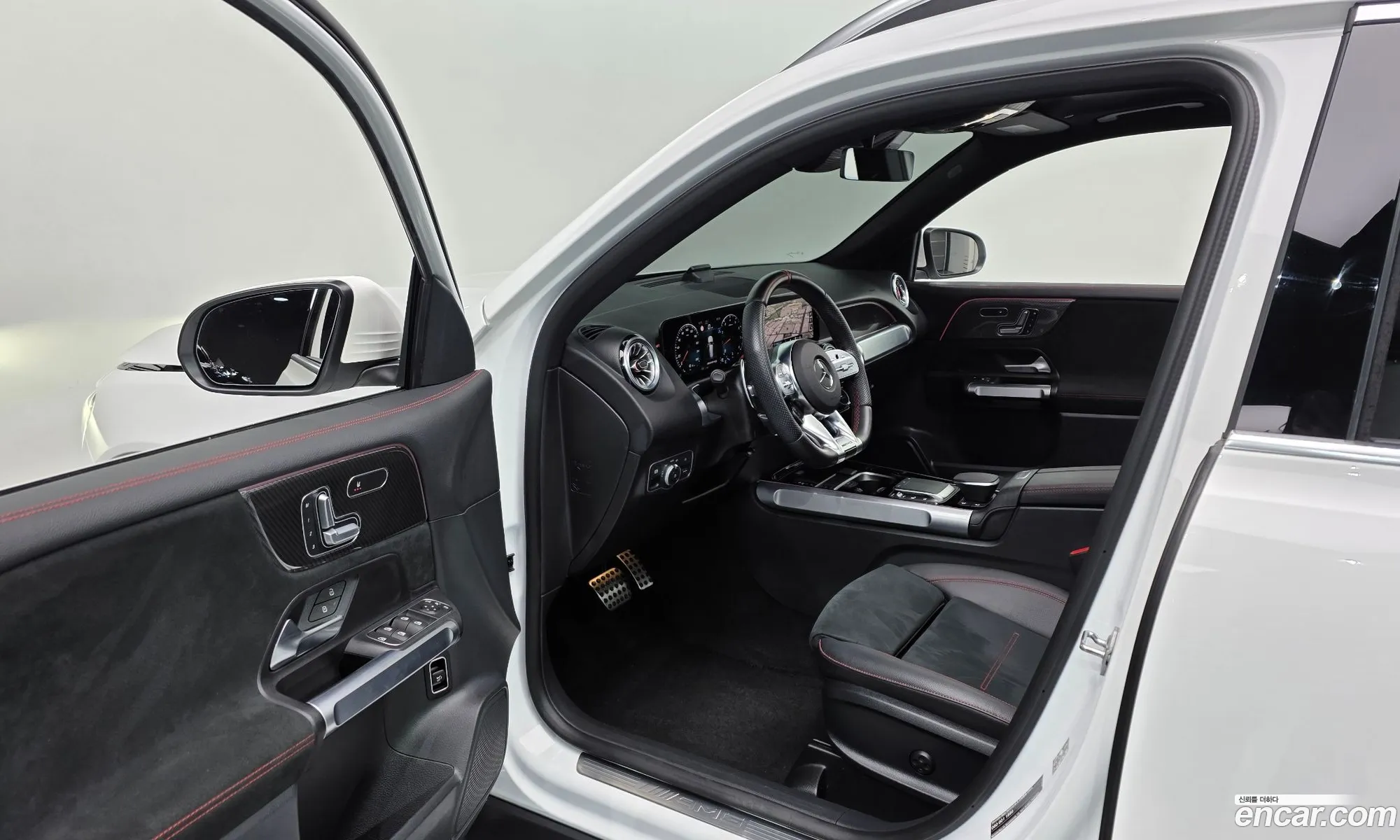 Mercedes-Benz GLB-Class X247 2023 — 12