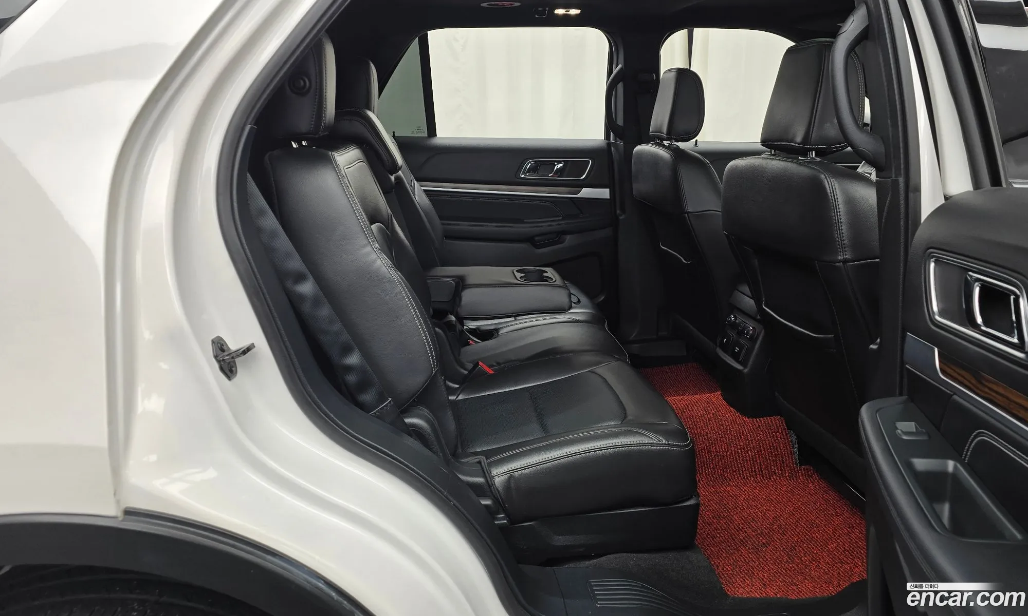 Ford Explorer 2018 1FM5K8FH1JGC37855 — 5