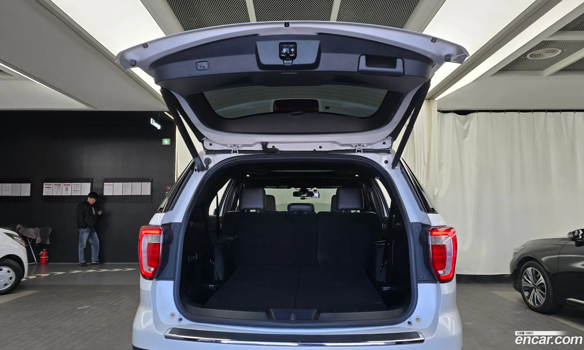 Ford Explorer 2018 1FM5K8FH1JGC37855 — 20