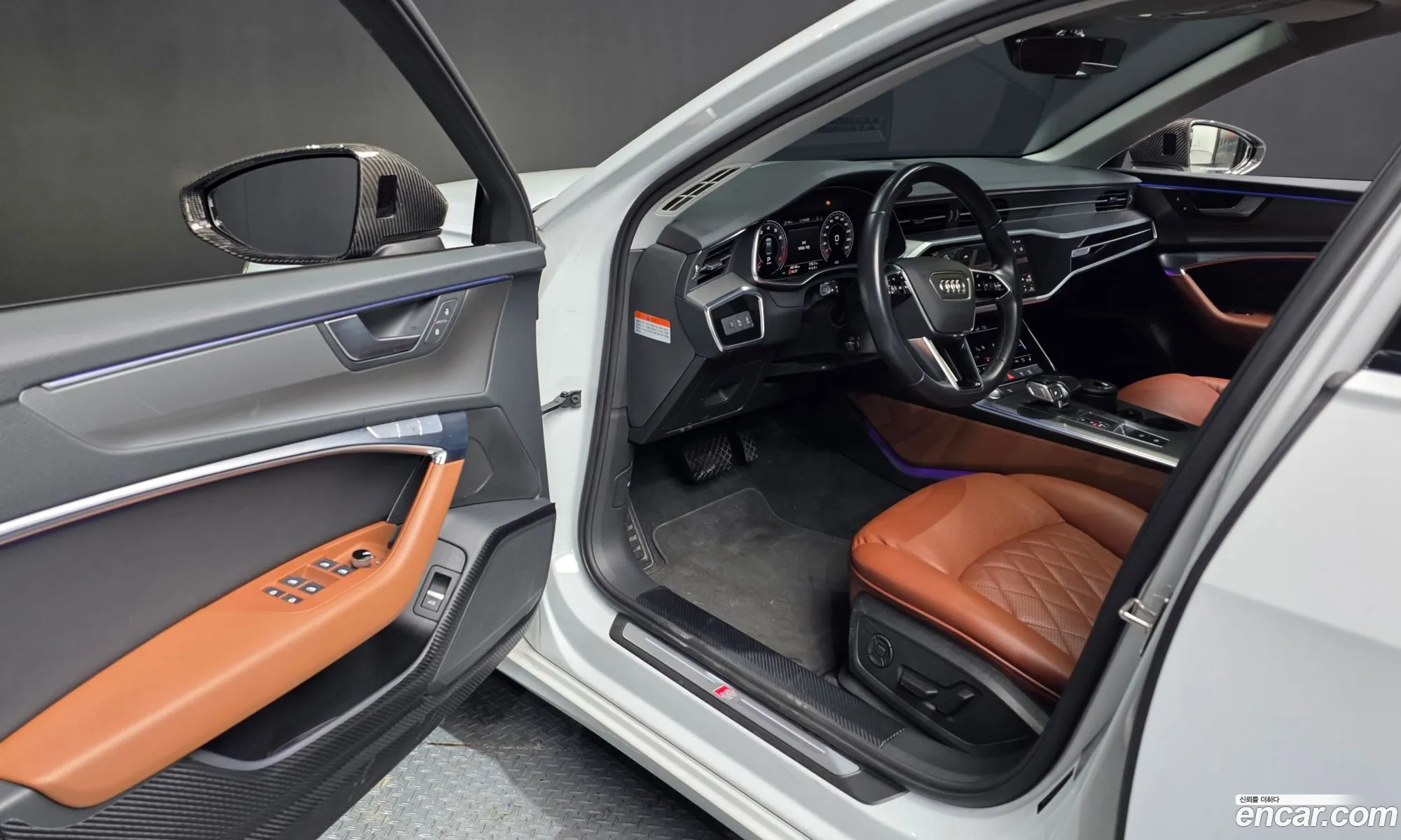 Audi A6 2020 WAUZZZF24LN076495 — 3