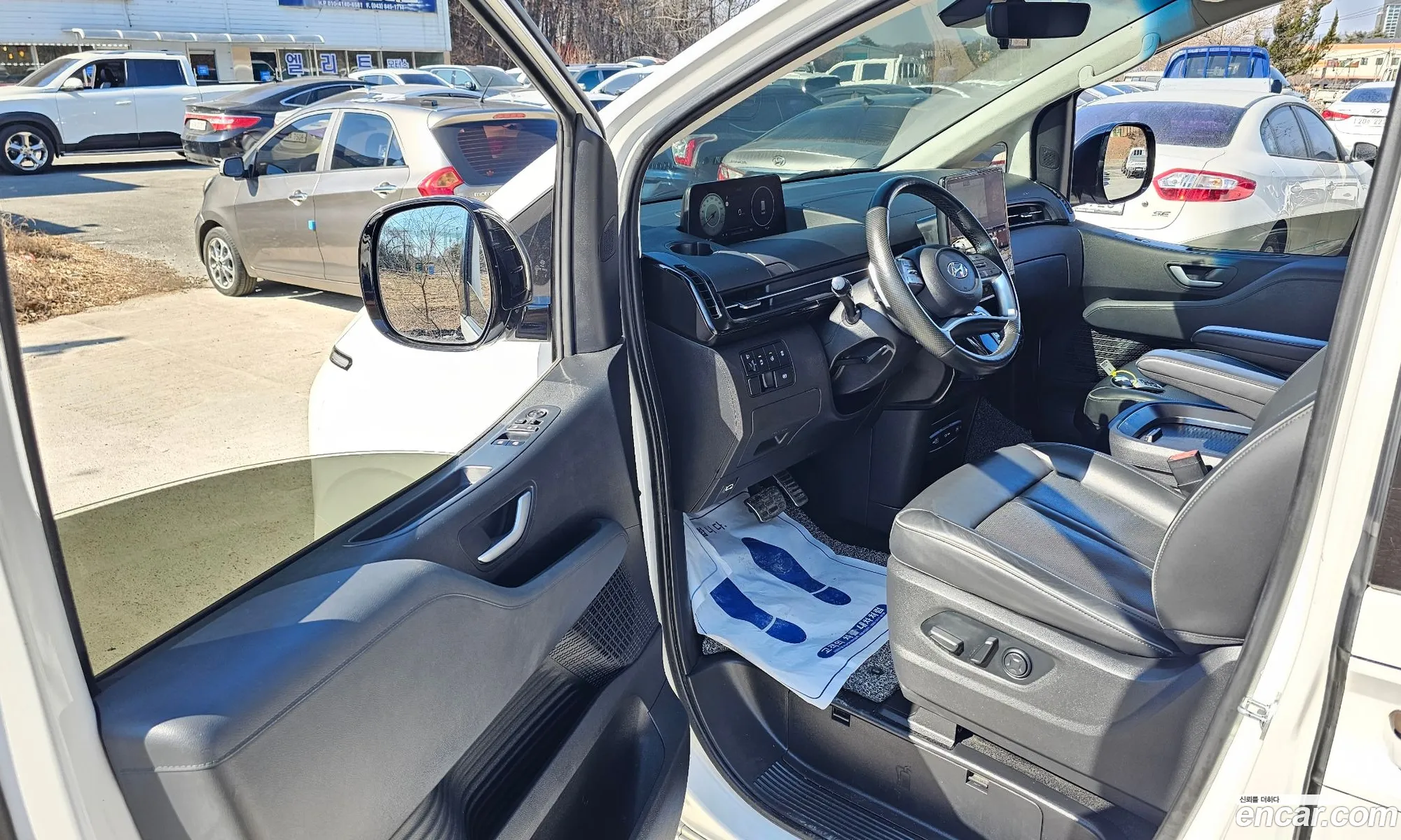 Hyundai Staria 2021 — 17