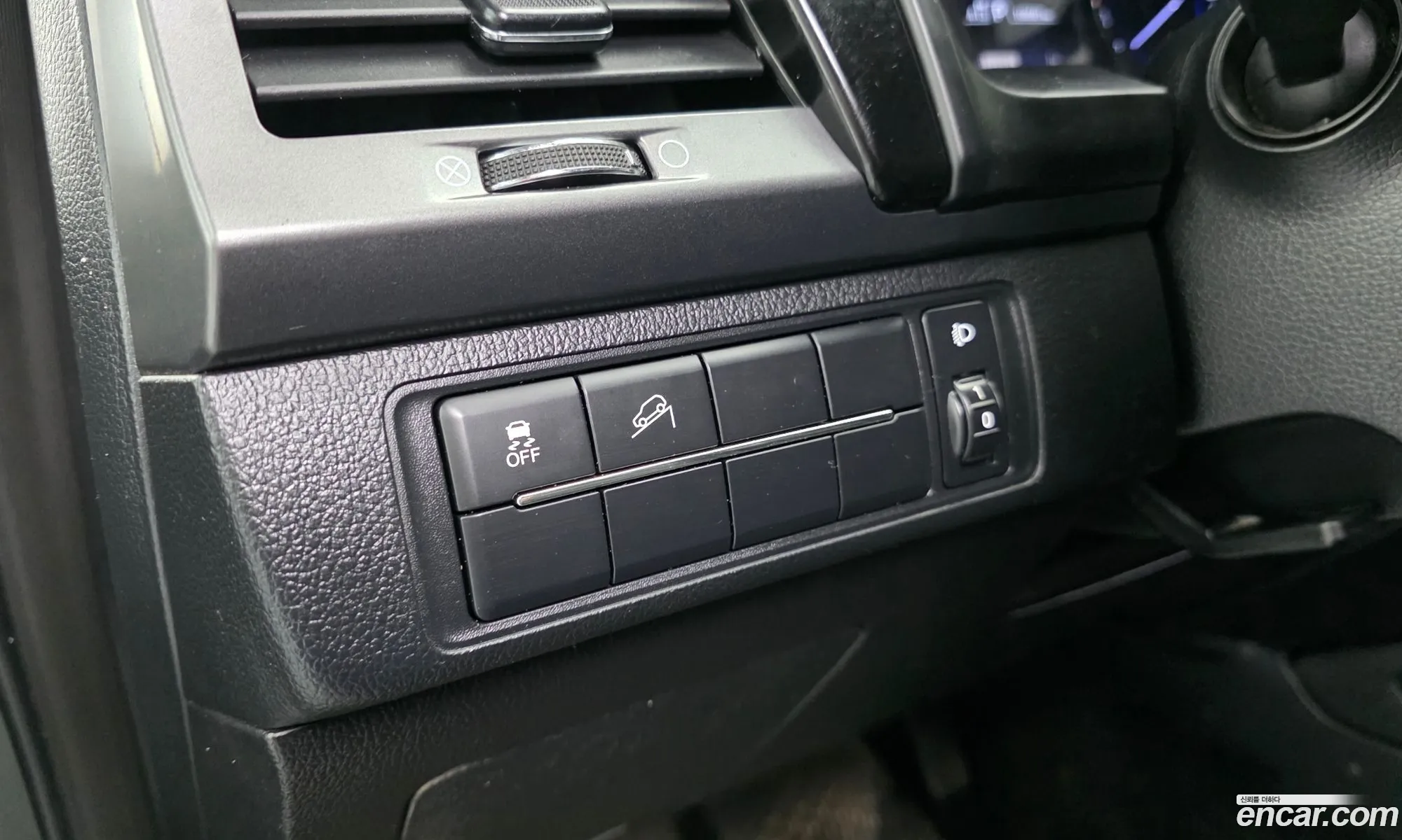 KG Mobility (SsangYong) Rexton Sports Khan 2021 — 9
