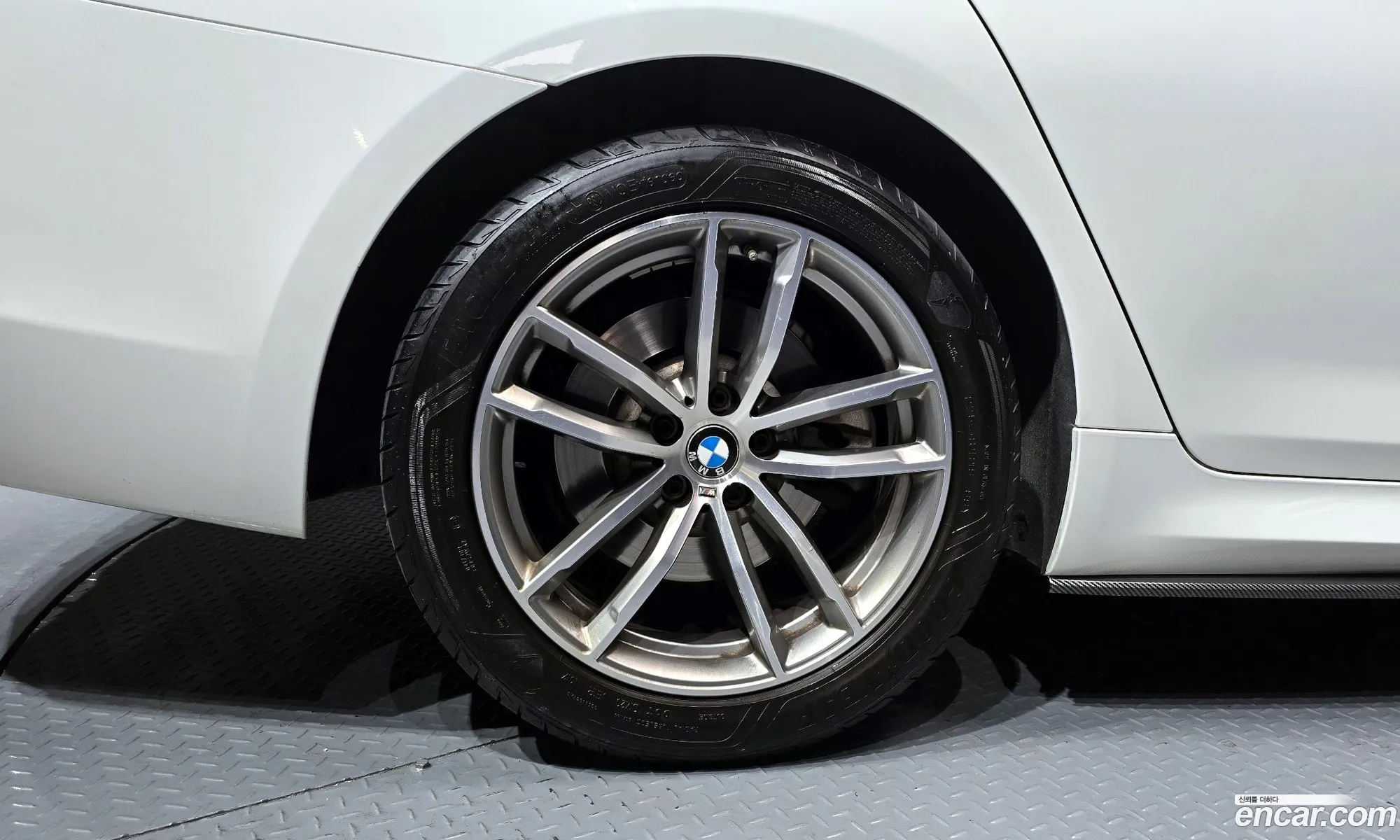 BMW 5 Series 2017 WBAJC3103HG991853 — 10