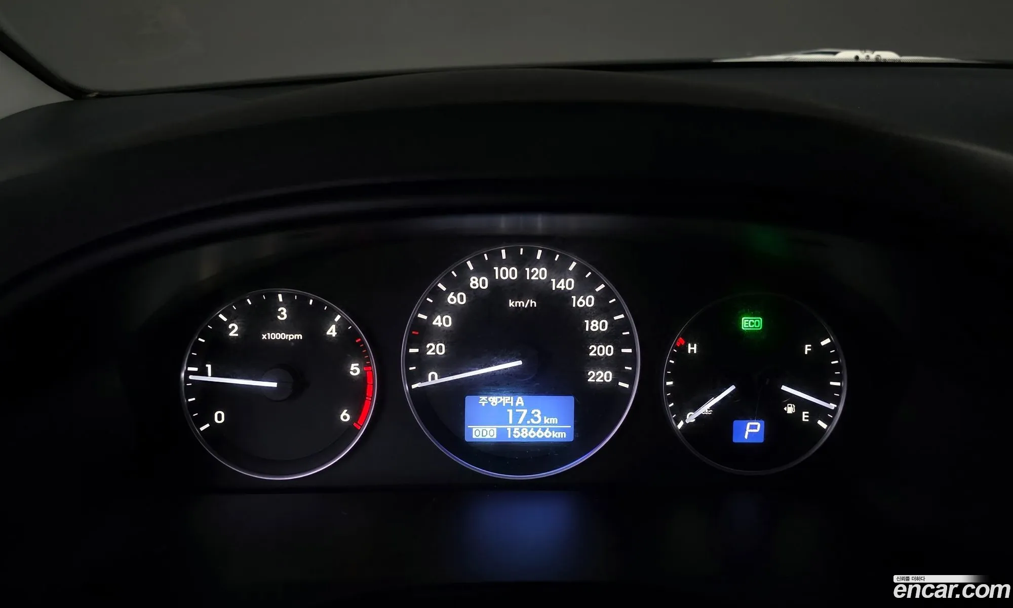 Hyundai Grand Starex 2019 — 17