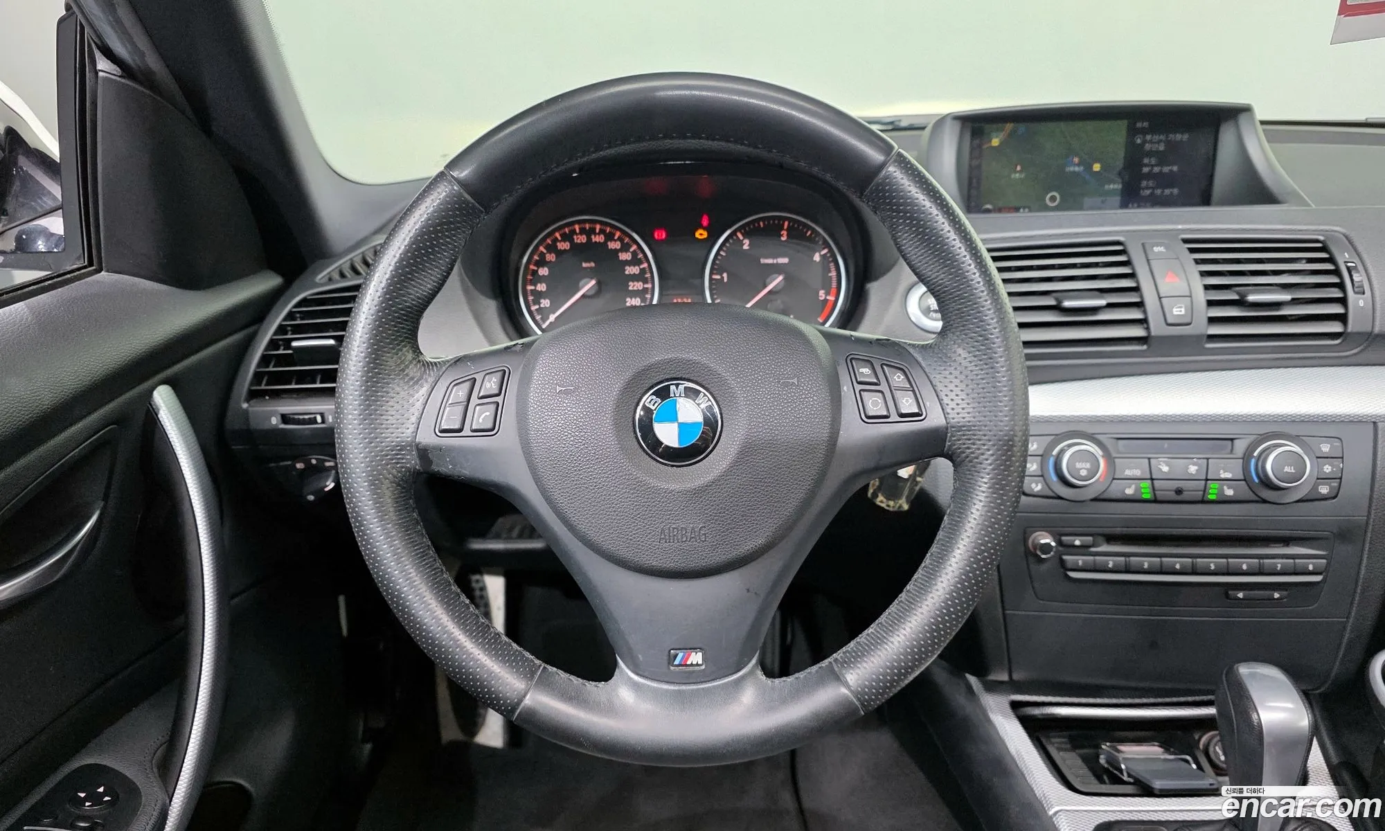 BMW 1 Series 2011 WBAUR3108BVL41334 — 10