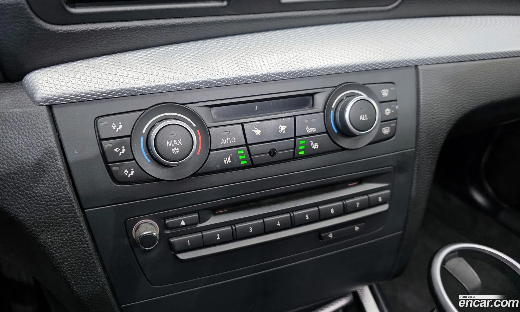 BMW 1 Series 2011 WBAUR3108BVL41334 — 3