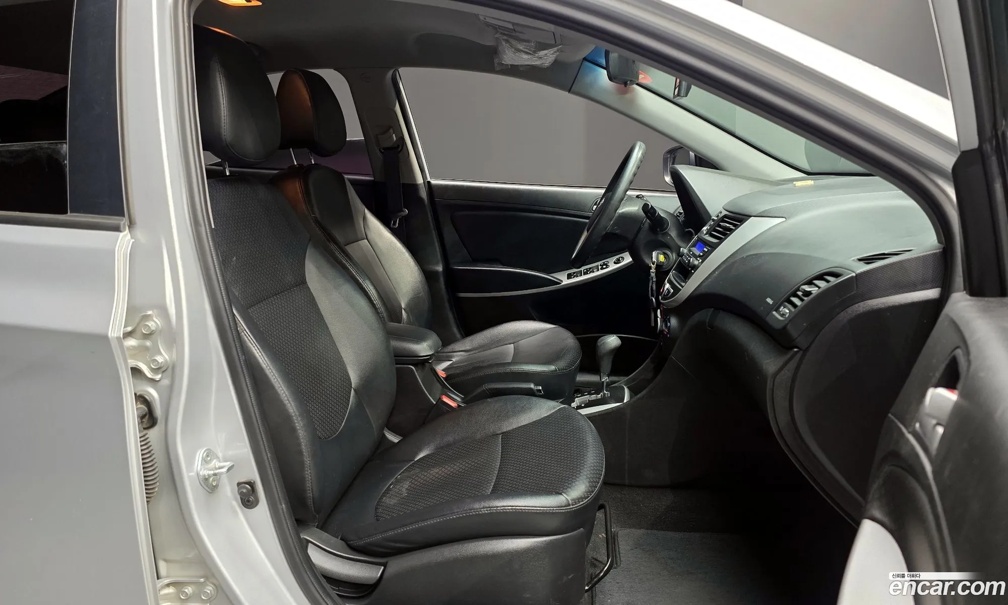 Hyundai Accent 2013 — 12