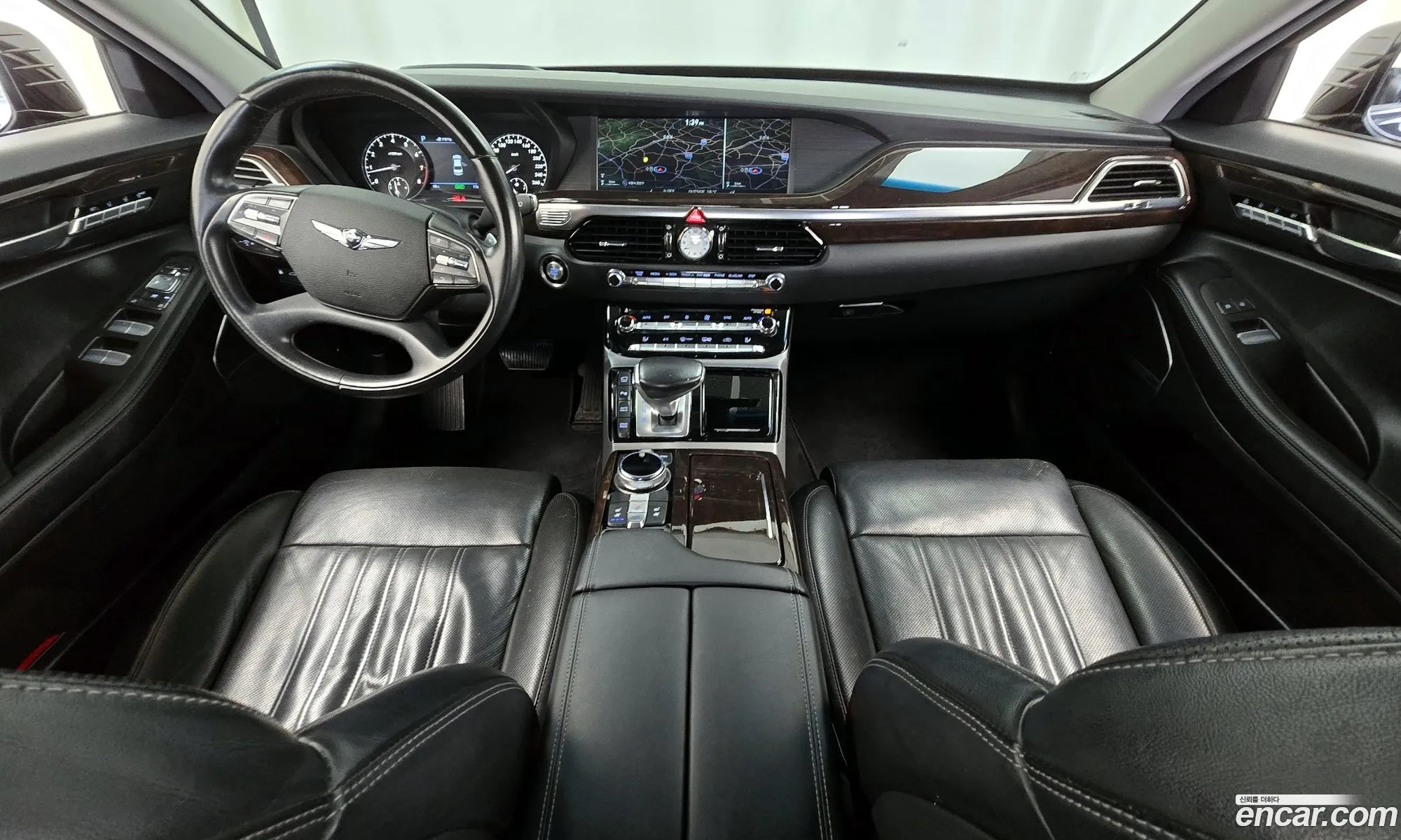 Genesis EQ900 2017 — 16