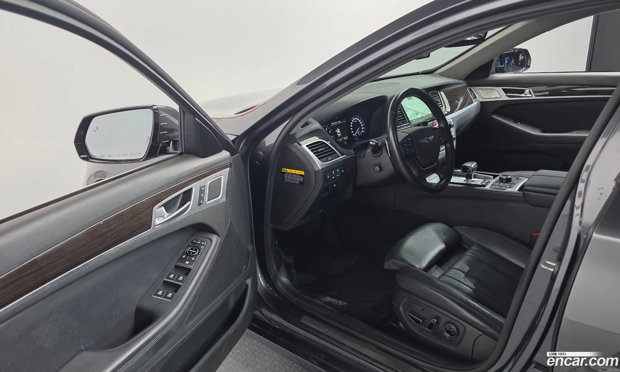 Genesis G80 2017 — 44