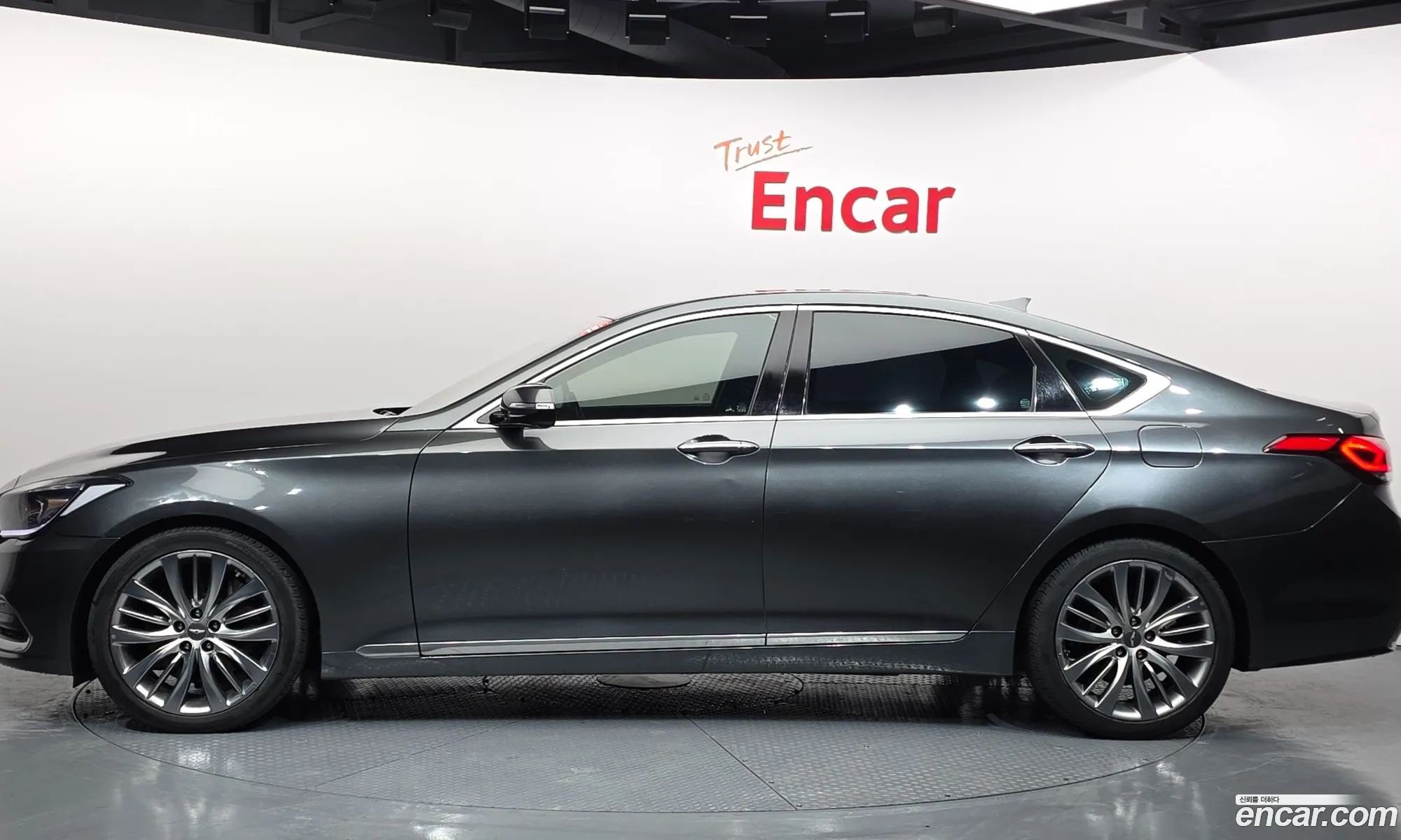Genesis G80 2017 — 31