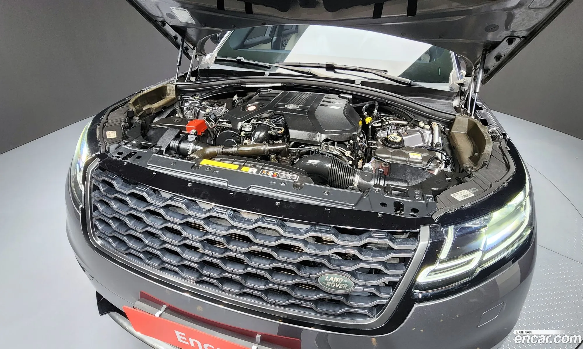Land Rover Range Rover Velar 2018 — 14